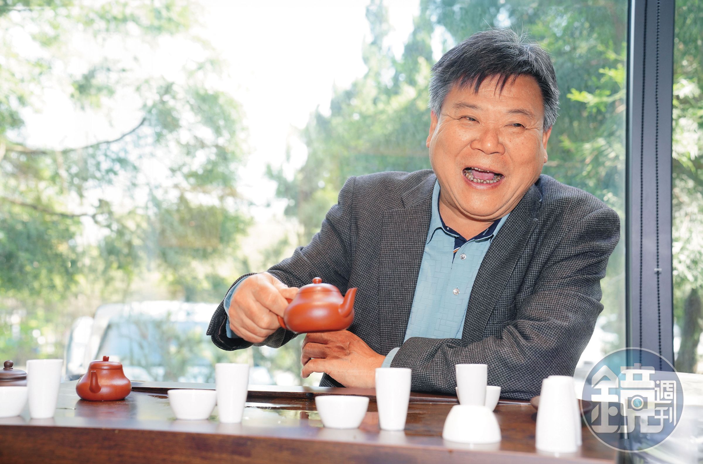 出身茶產業世家的周文裕所領軍的桔揚，包辦代工和擁有自有品牌，在業界有「茶界鴻海」美譽。