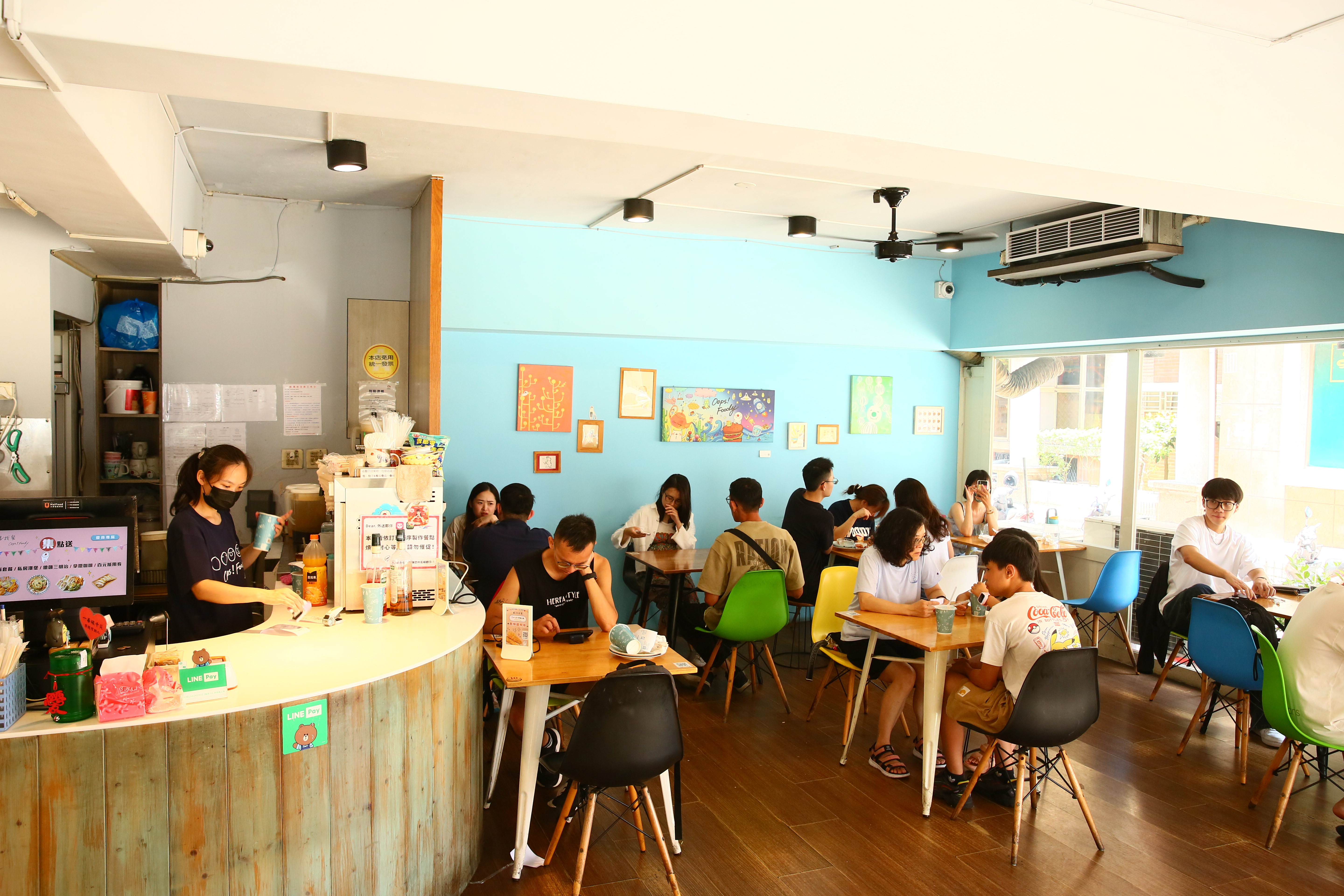 位在新竹振興路的歐浮找餐創始店,是新竹第一間早午餐店,走過11個年頭仍人氣不減。