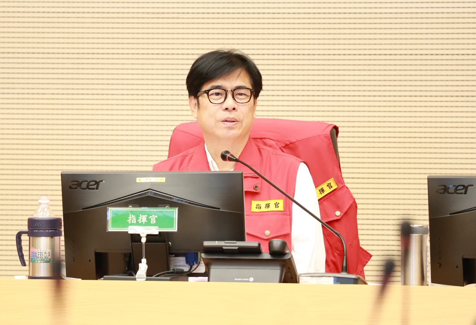 陳其邁今日表示，應給予行政院副院長鄭麗君帶領的談判團隊高度肯定，這可讓高雄傳統產業暫鬆一口氣，但也希望政府有好的配套措施協助產業布局全球。（翻攝自臉書@陳其邁）