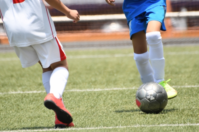 日本奈良市2名國中生在操場練球時遭雷劈中，送醫治療後1人恢復意識、1人仍重傷。（示意圖，photo-ac）