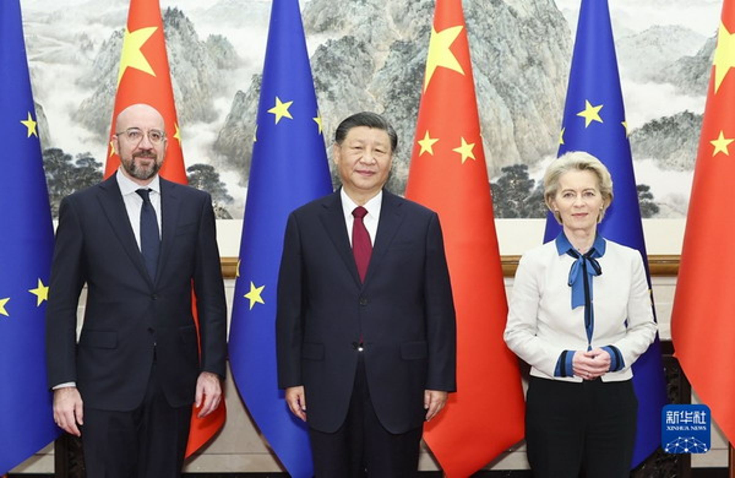習近平今日上午於北京釣魚台國賓館,會見歐洲理事會主席米歇爾與歐盟委員會主席馮德萊恩。(翻攝自中國外交部官網)