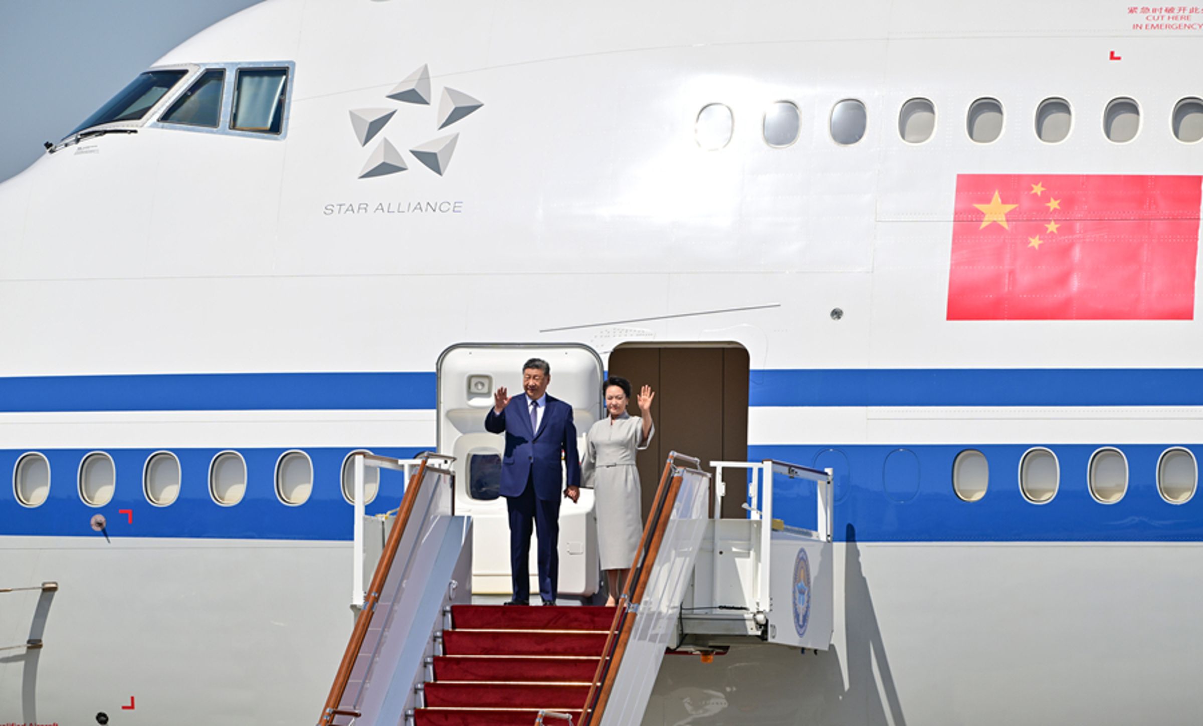 習近平出訪吉爾吉斯與埃及,中國官媒大篇幅進行專題報導。(翻攝新華社官網)