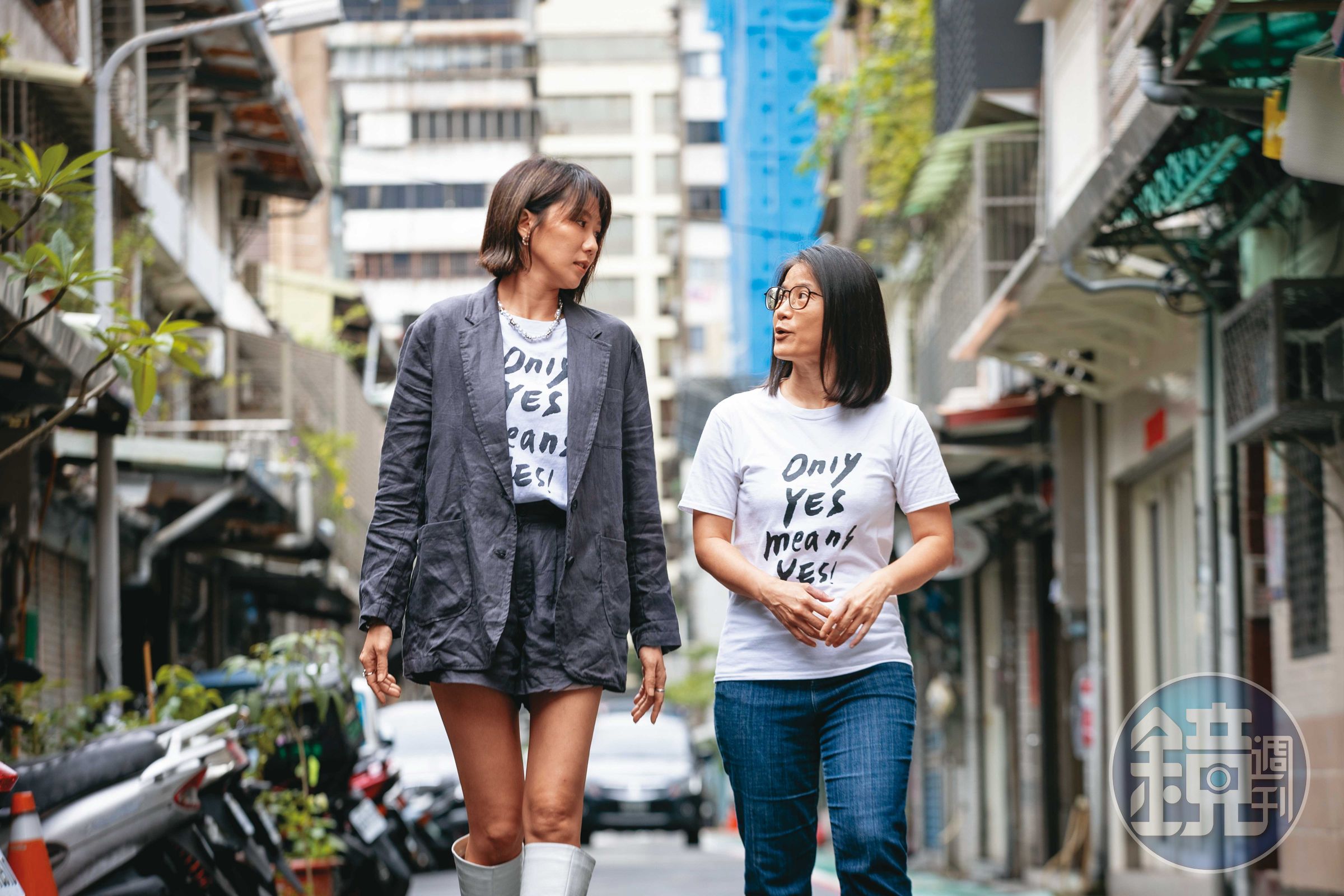 吳姿瑩(右)認為,倡議的重點並不在於「性暴力本身的的細節」,而是在於重要他人們,對於倖存者的陪伴、支持。