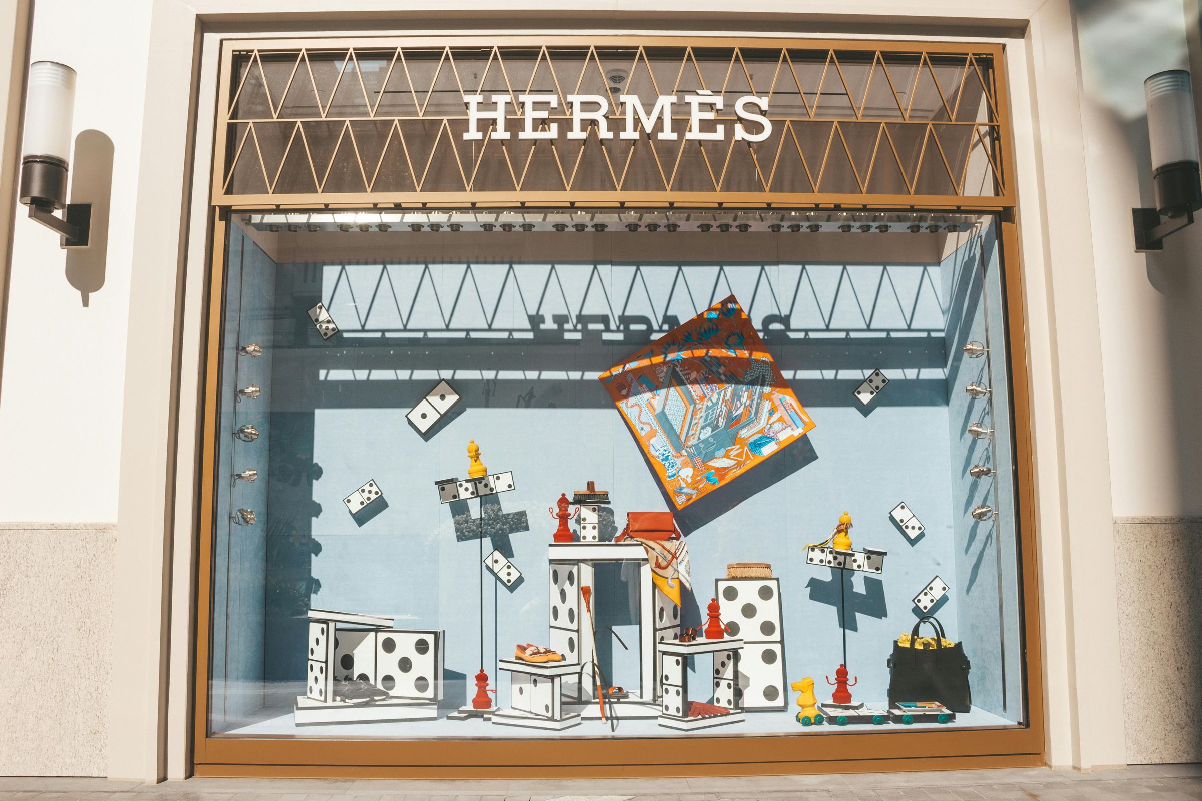 法國精品大牌Hermès宣布，因應前總統川普針對歐洲商品新祭出的10%關稅，將從5月1日起調漲美國地區售價。（翻攝自pexels）