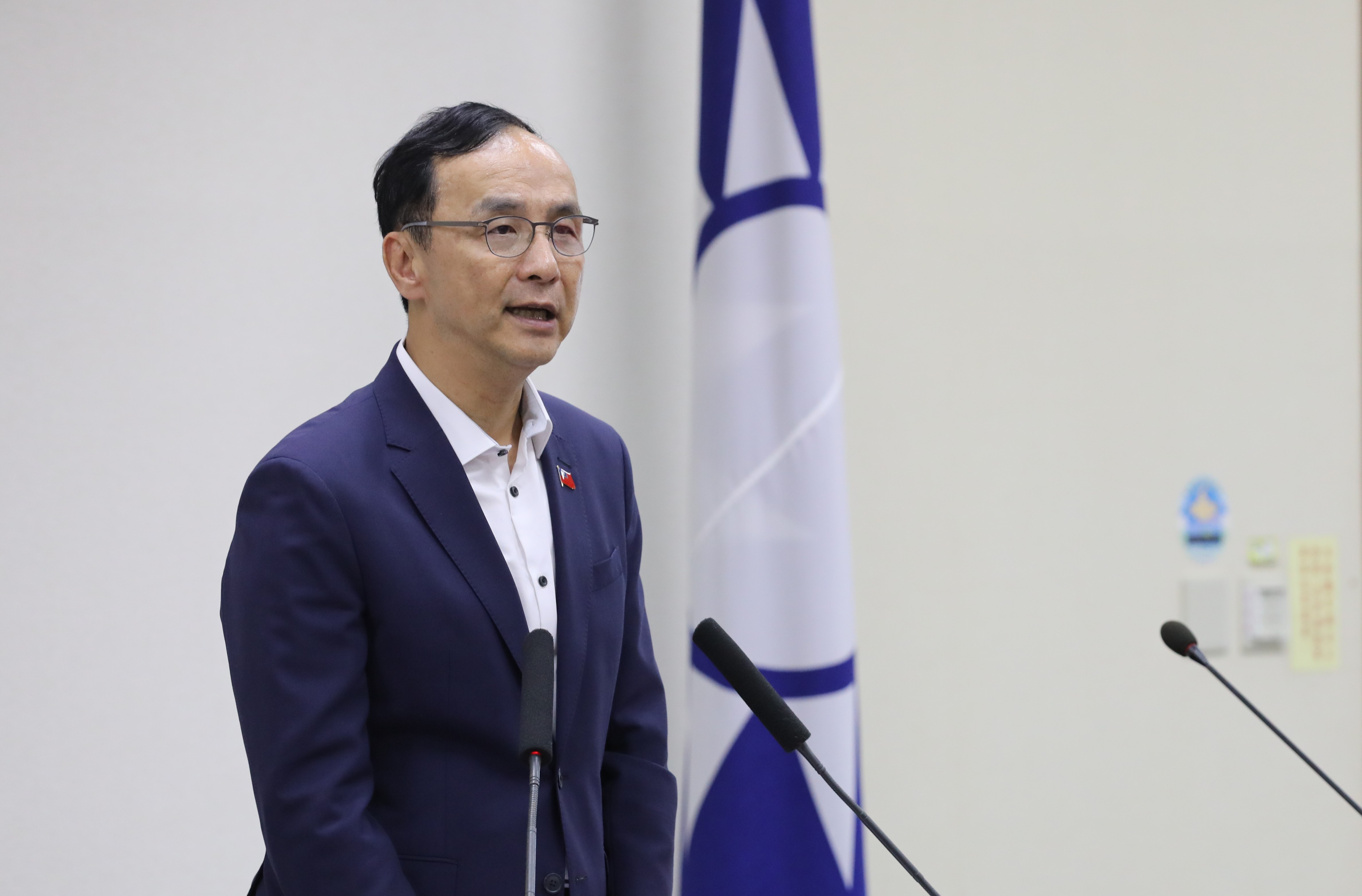 針對大罷免目前國民黨遭「32：0」，朱立倫說，「責任都在我」，要大家別怪青年志工。