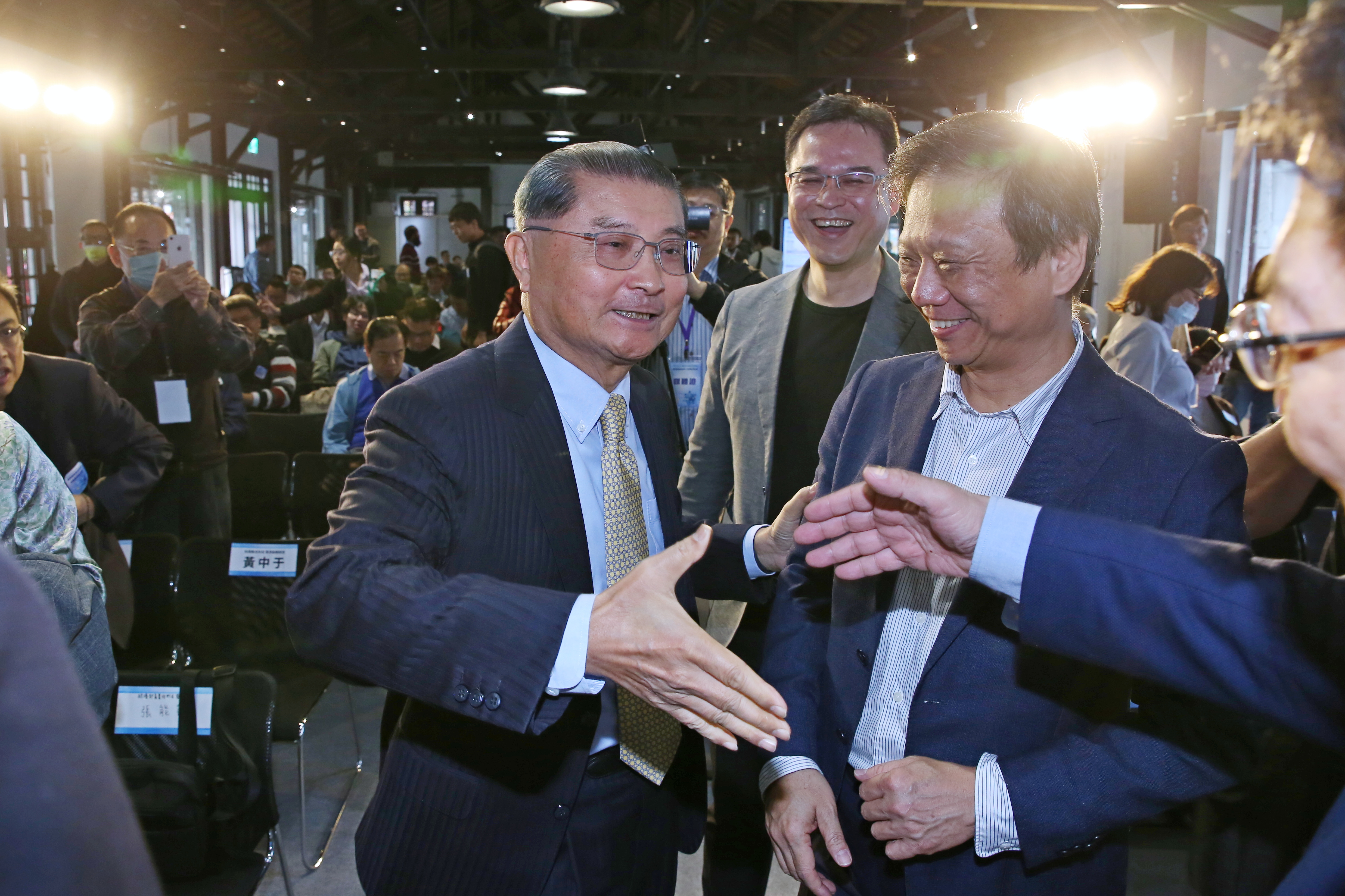 經濟部今日與電電公會合作，舉辦「技術需求媒合會」，讓有需要研發資源的業者，可以直接與研發法人洽商。圖中為電電公會理事長李詩欽。