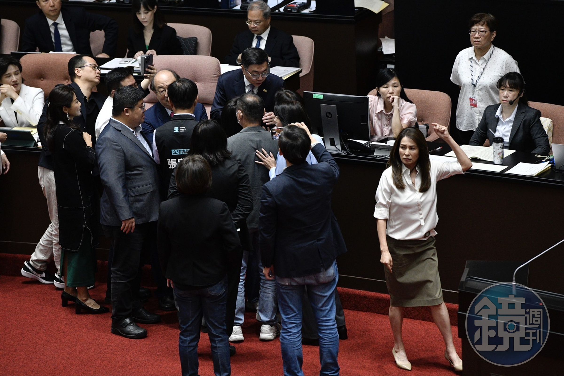 高金素梅提案將中央政府總預算案退回程序委員會。