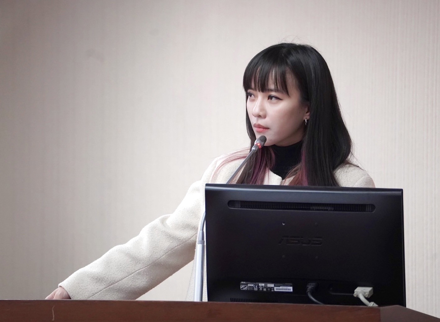 黃捷感謝《BBC》肯定，「未來我也會繼續為民主與人權價值努力，在國際上為台灣、為性別權益發聲。」（翻攝自臉書＠黃捷）