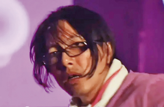 坤達扮醜演出《正港分局》，顏值倒退嚕，太驚人。（翻攝自坤達IG）