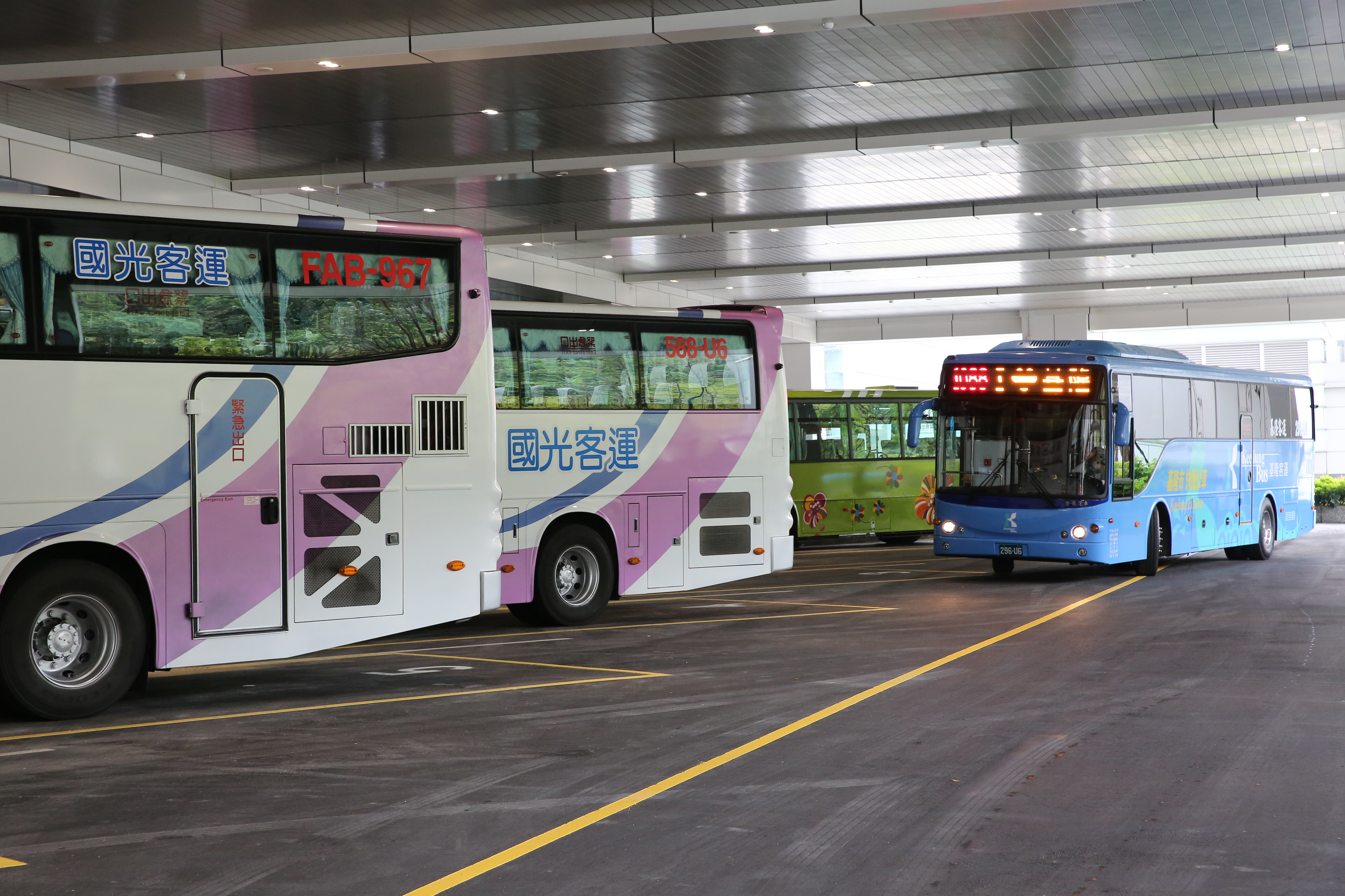 國光客運、首都客運、台北客運、三重客運、大都會客運等，將申請調漲。（本刊資料照）