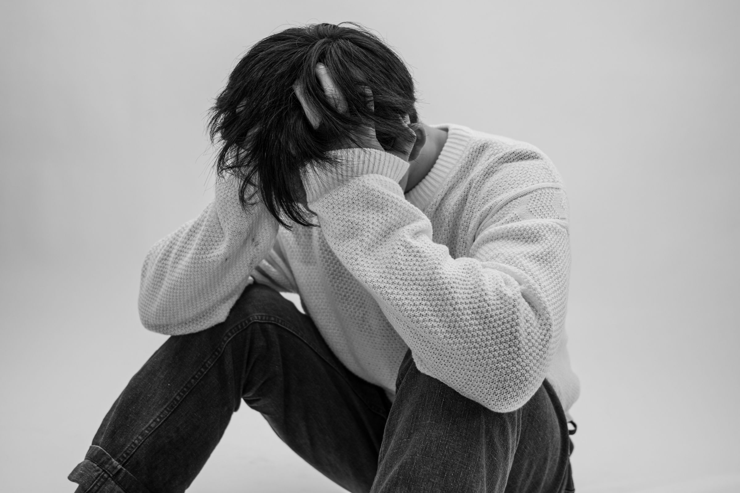 中國高官劉連舸兒子被父親逼分手，沒想到事隔半年，女友卻變成他的繼母，讓他十分崩潰。（示意圖，photoAC）