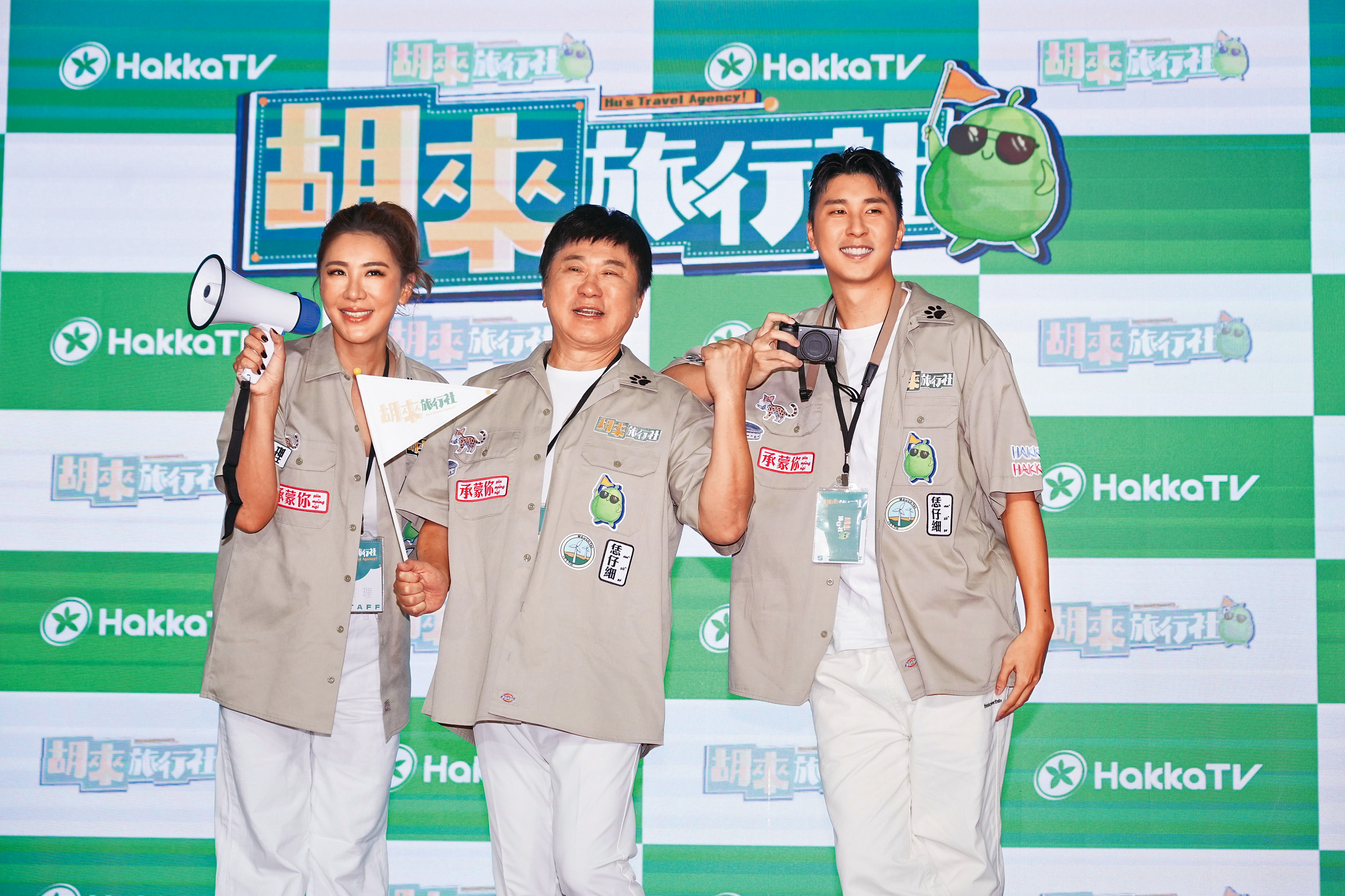 雖然放話要讓孩子自生自滅，但其實胡瓜（中）已經分配好財產給小禎（左）、胡釋安（右），也和他們攜手主持新節目。