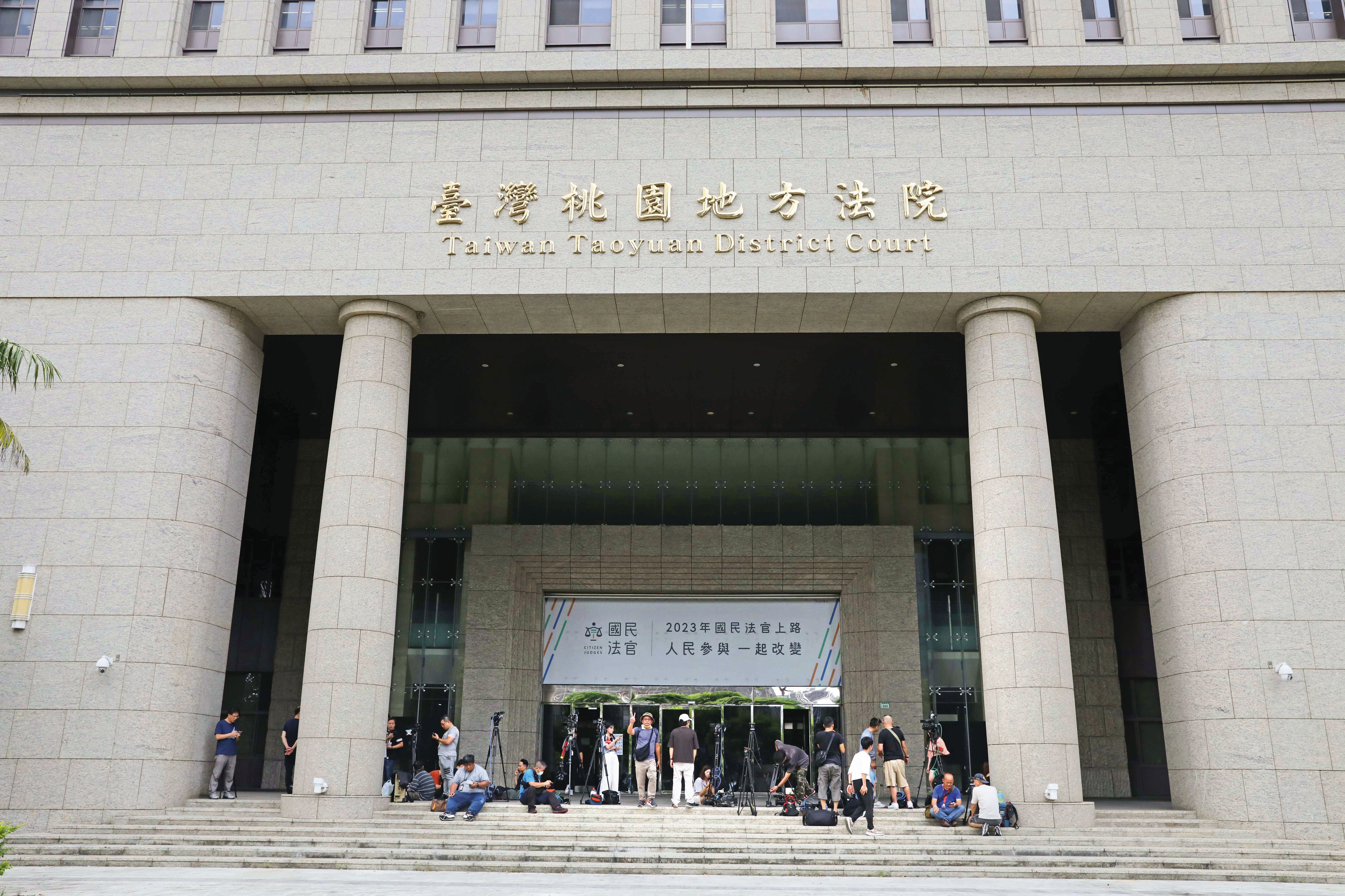 桃園地院連月來密集開庭審理鄭文燦案，持續勘驗多場會議光碟，確認土地開發流程與對價關係。