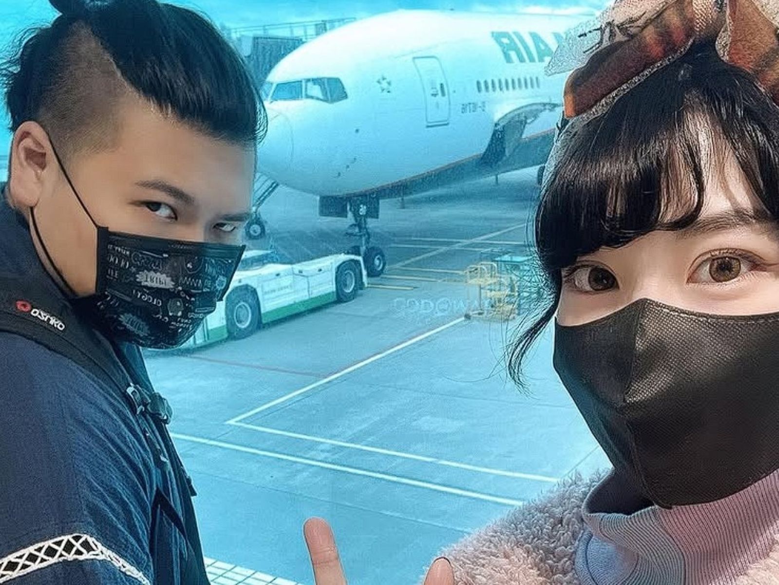 鐵牛的空姐老婆婷婷曝在服勤期間生病的辛酸，感嘆這次事發的空服員的病痛沒有被在乎。（翻攝自Insatagram @tingtinghanabii）