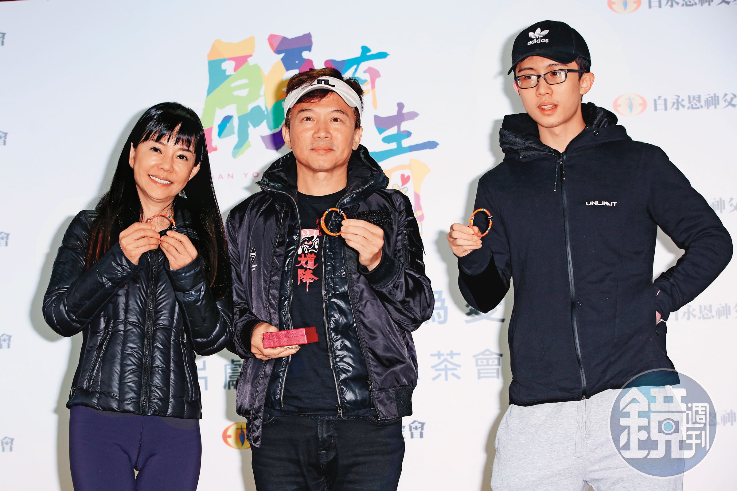 孫鵬（中）、狄鶯（左）一直給人溺愛兒子的印象，但孫安佐（右）並不認同這種說法。