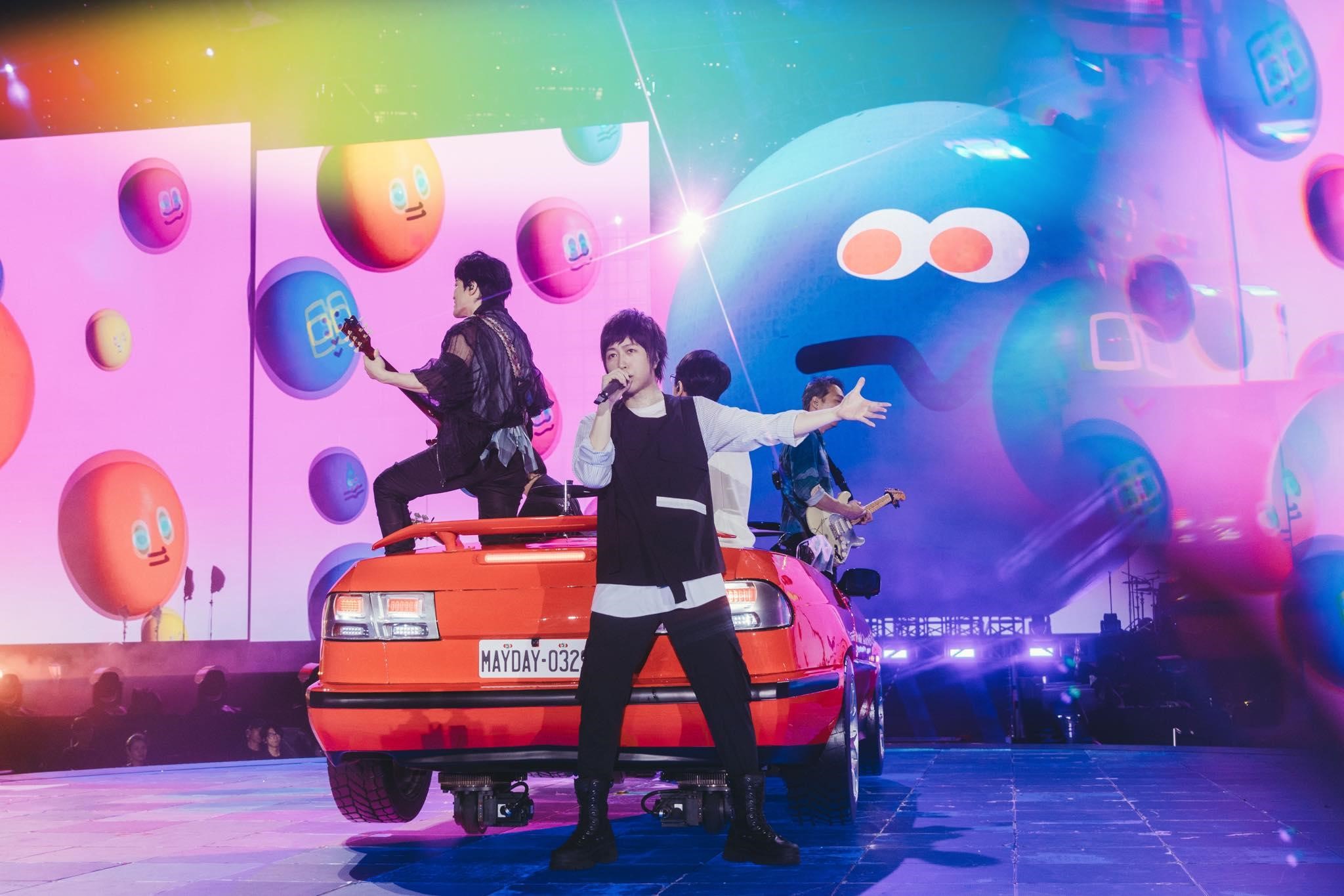 阿信台上一句話引發風波，至今延燒不斷。（翻攝自五月天阿信臉書）