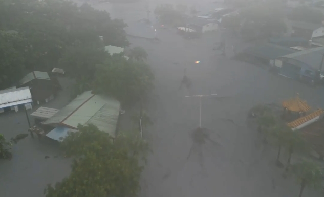 花蓮縣馬太鞍溪堰塞湖溢流潰堤導致下游地區災情慘重。（讀者提供）