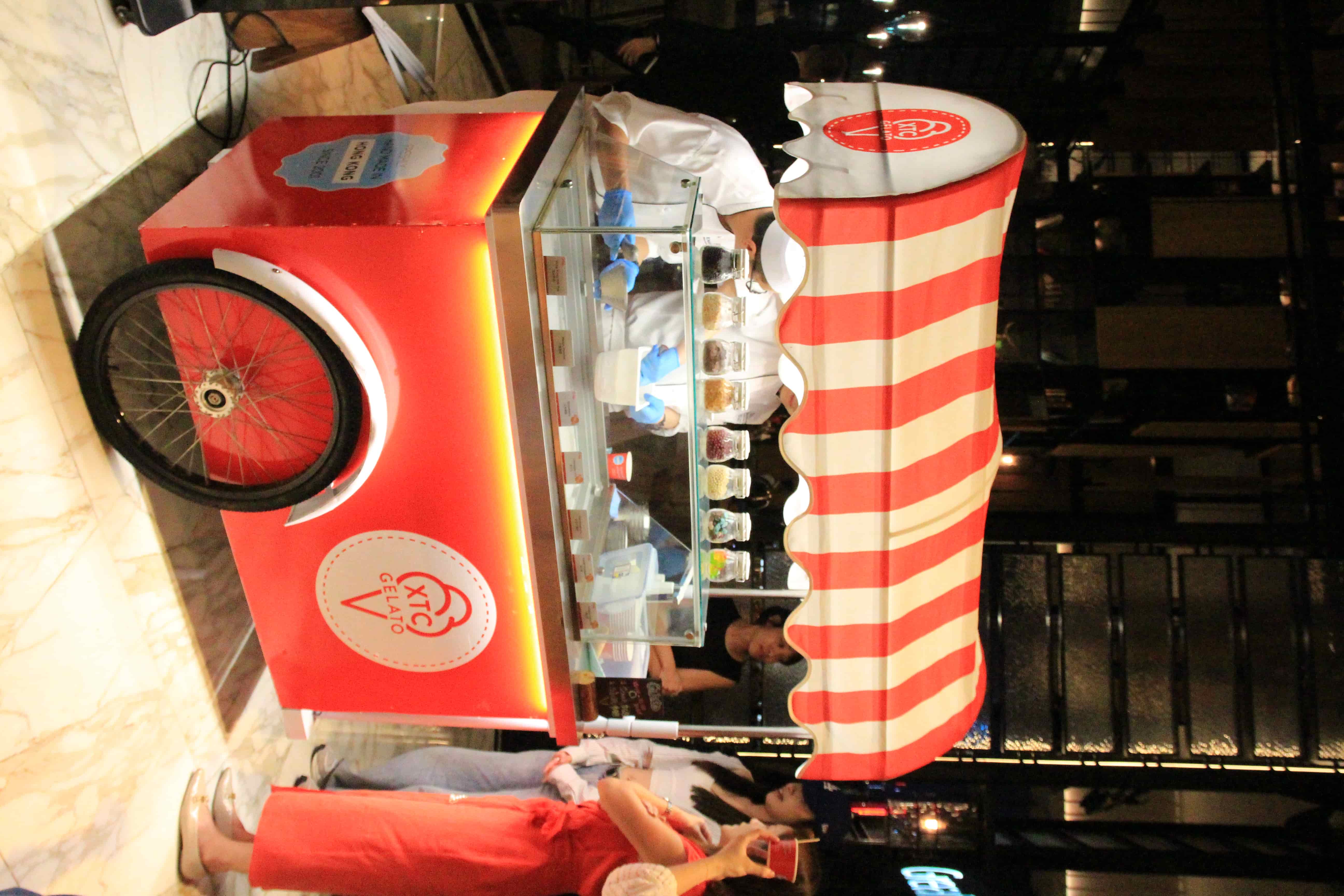 Mirage Bar & Restaurant入口處的可愛Gelato餐車，吸引許多來往住客。