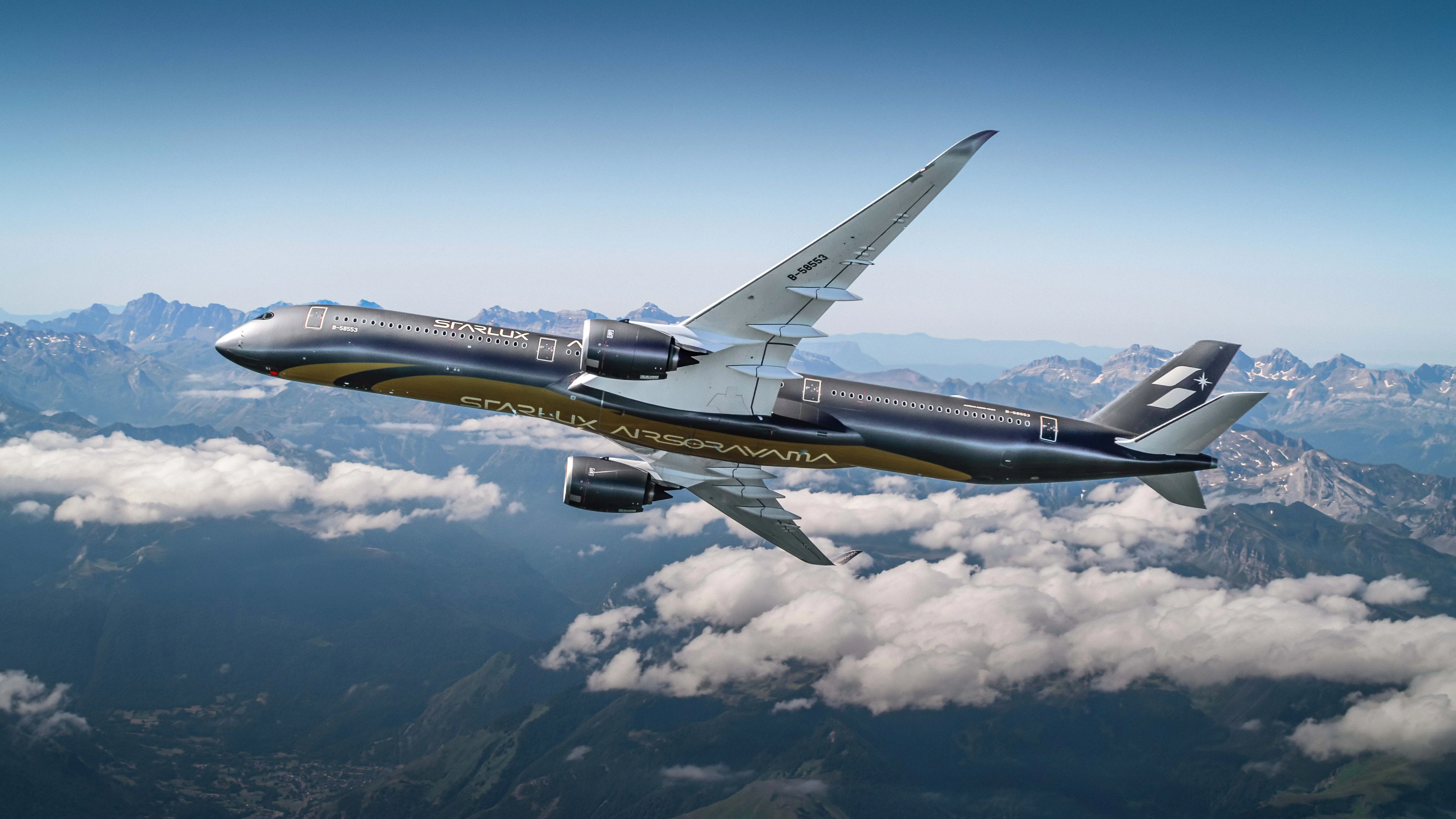 日本藝術家空山基金銀機械美學飛上天　星宇航空AIRSORAYAMA主題備品10月亮相