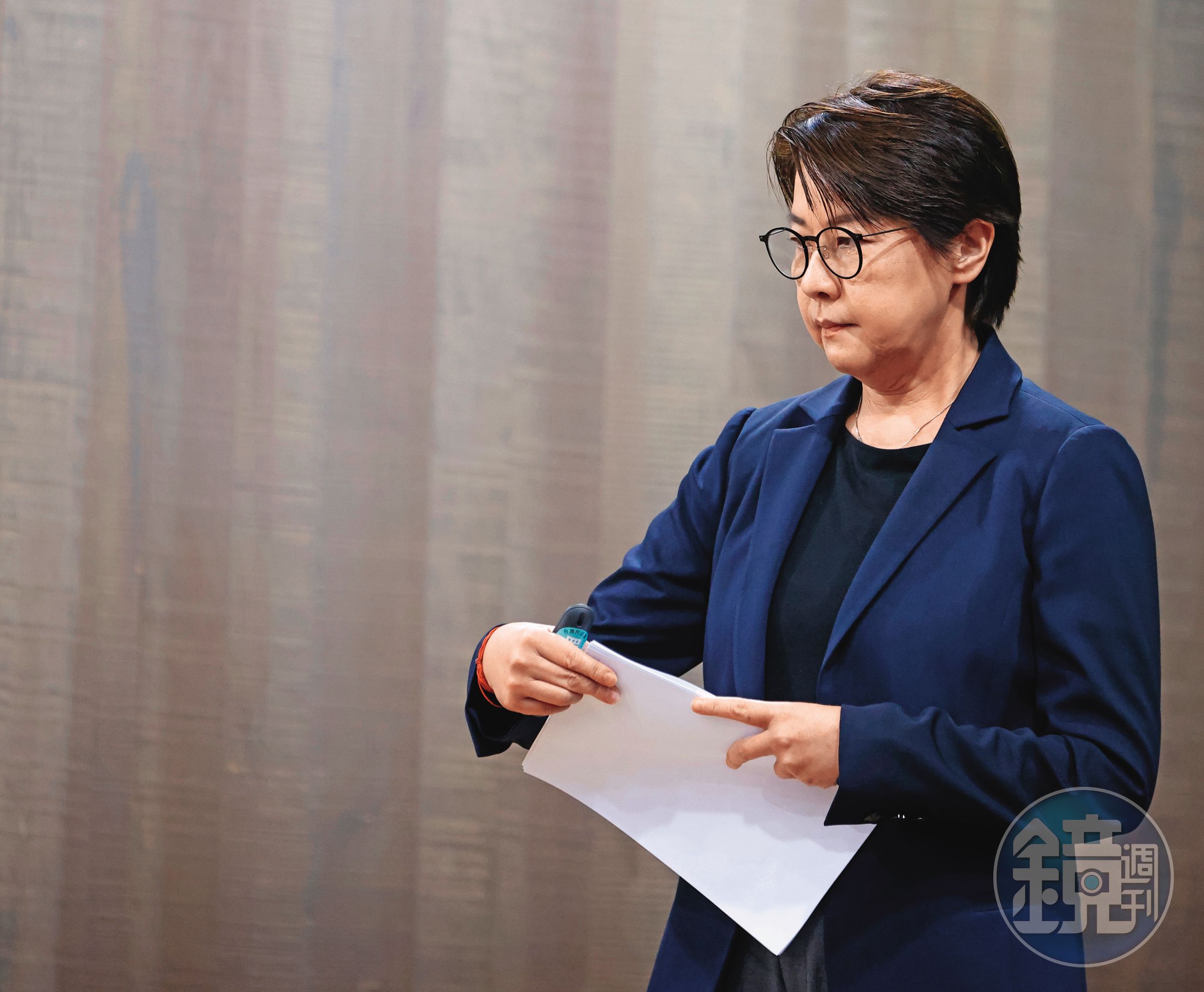 民眾黨立委黃珊珊(圖)召開記者會說明柯文哲相關金流,依舊充滿疑點。