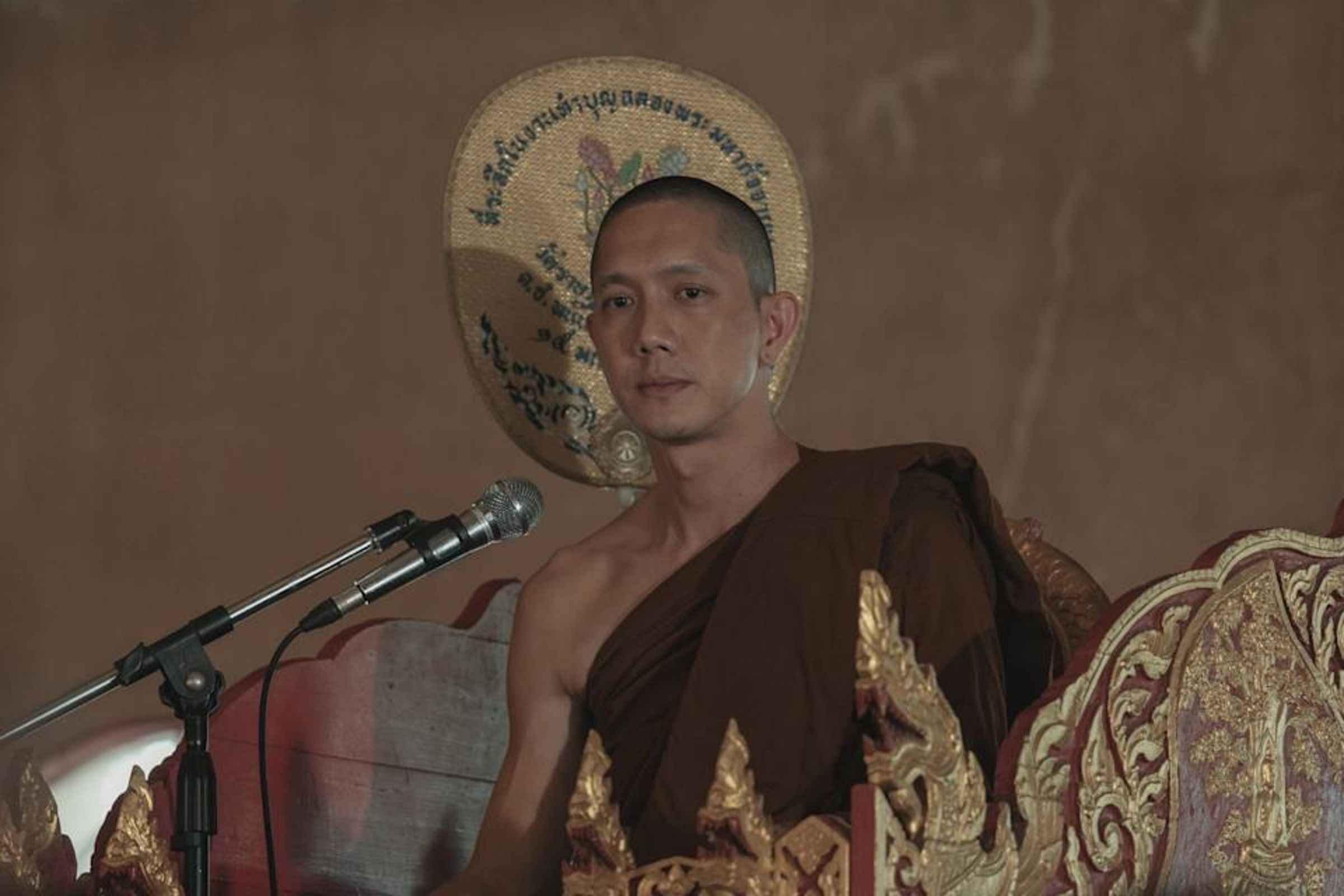 泰國天團Potato來台演出。主唱Pup就是《絕廟騙局》的僧侶道爾。（Netflix提供）