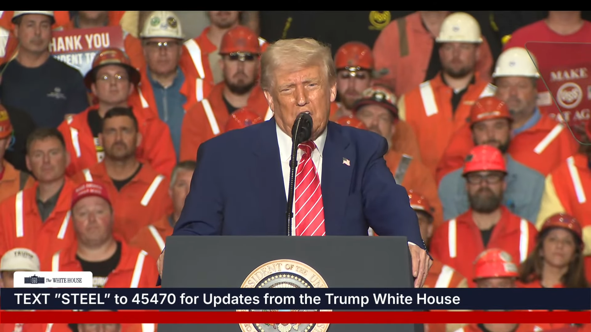 川普宣布再提高進口美國的鋼鐵稅率。（翻攝自白宮YouTube）
