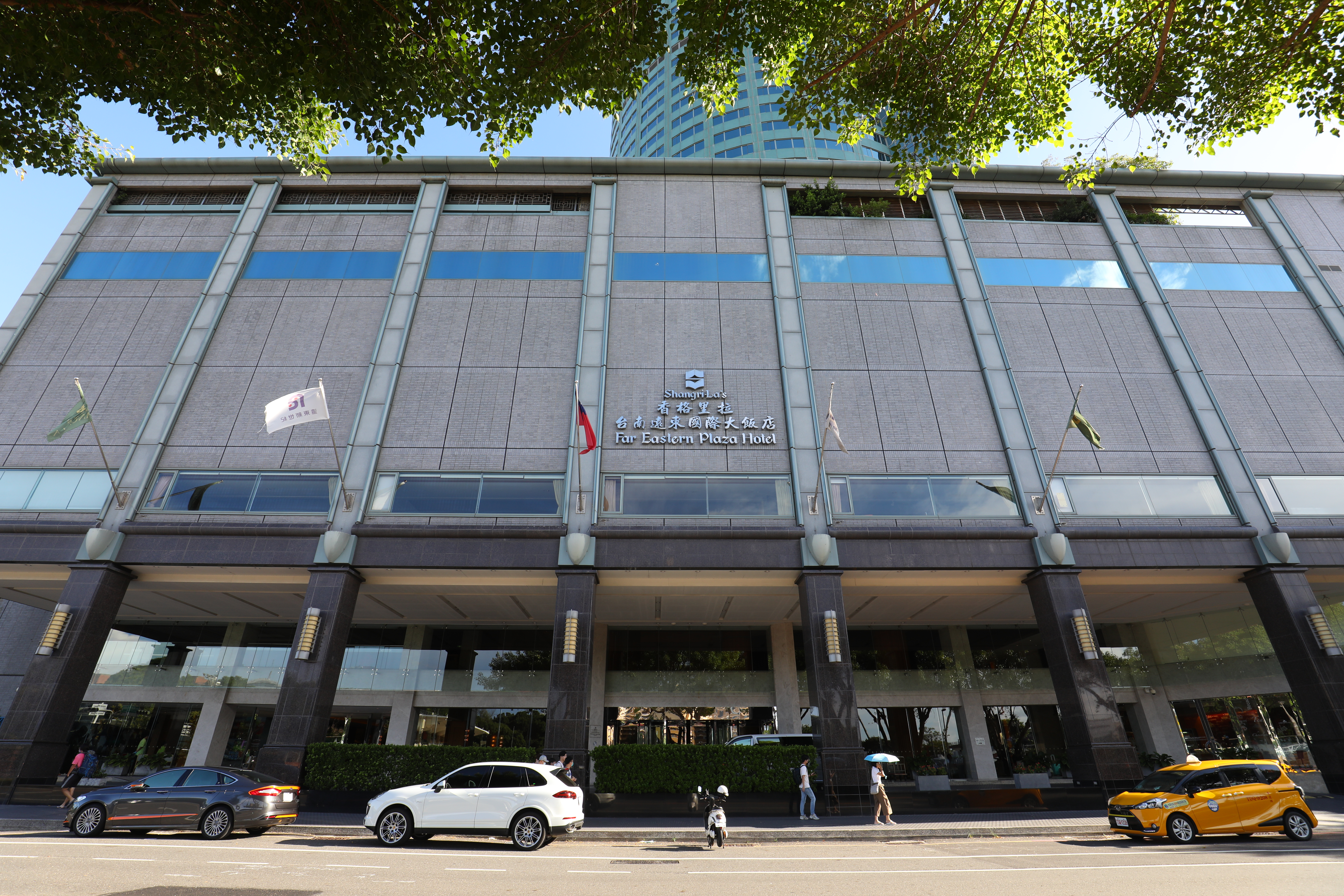 台南遠東香格里拉為了奇美博物館的《從拉斐爾到梵谷：英國國家藝廊珍藏展》，祭出許多優惠措施吸引遊客入住。