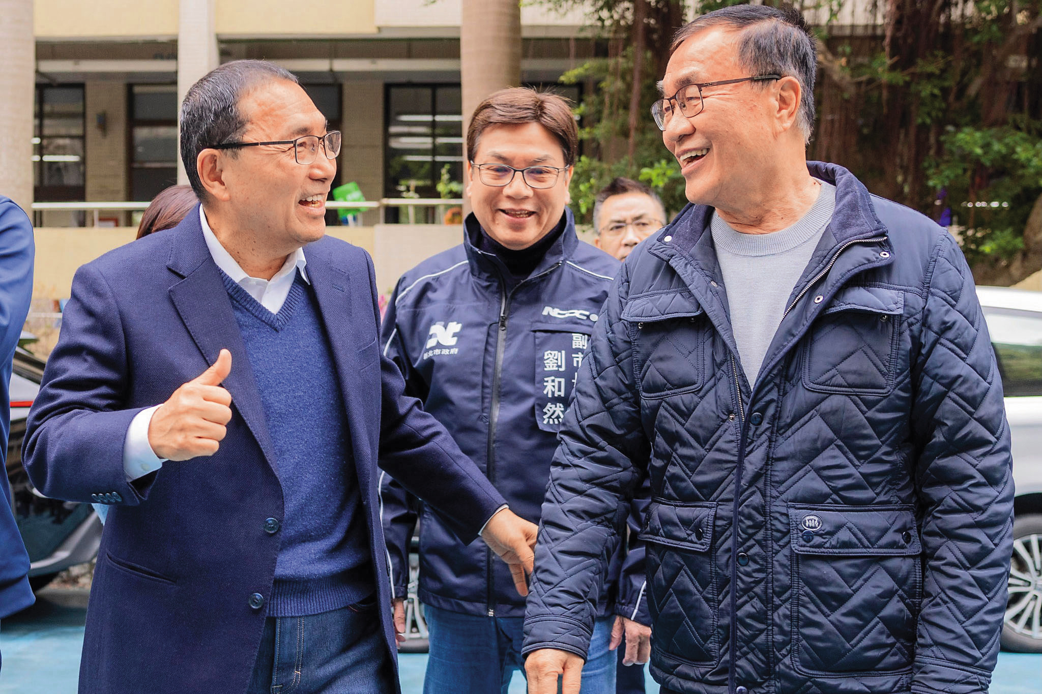 侯友宜（左）頻與李四川（右）同框，以行動拉抬李選情。（翻攝侯友宜臉書）