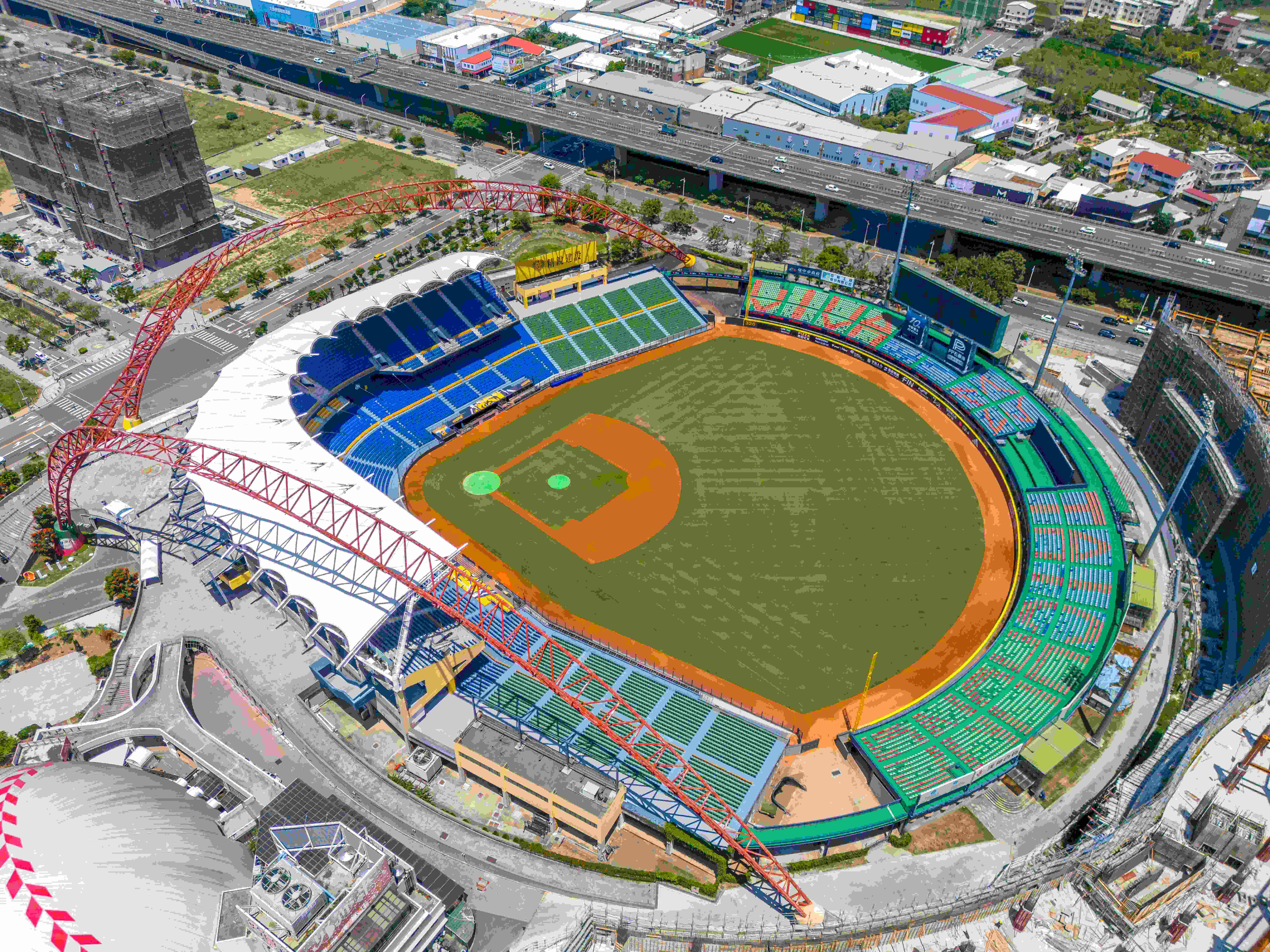 位於洲際棒球場旁的漢神購物中心預計於2025年開幕