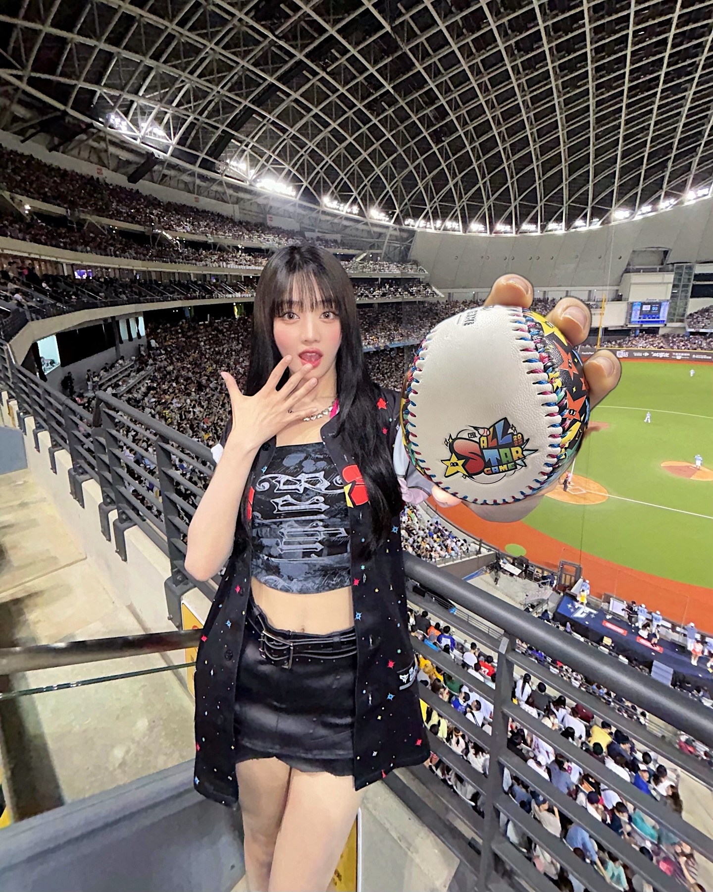 Minnie今年7月在臺北大巨蛋開球並帶來賽後表演。(翻攝Minnie ig)