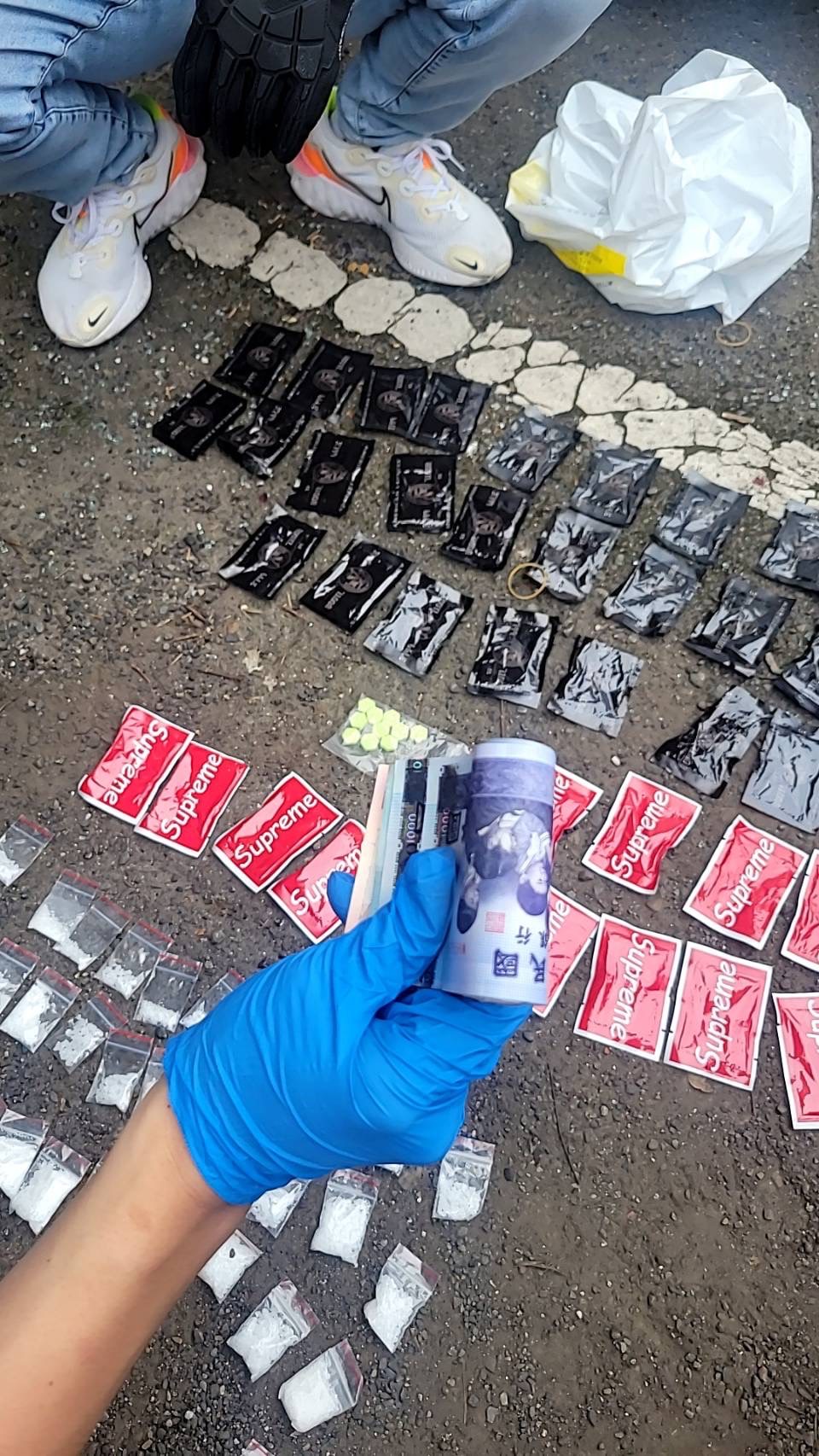 警方查捕劉男旗下的送毒小蜜蜂，發現該集團系統分工精細。（翻攝畫面）