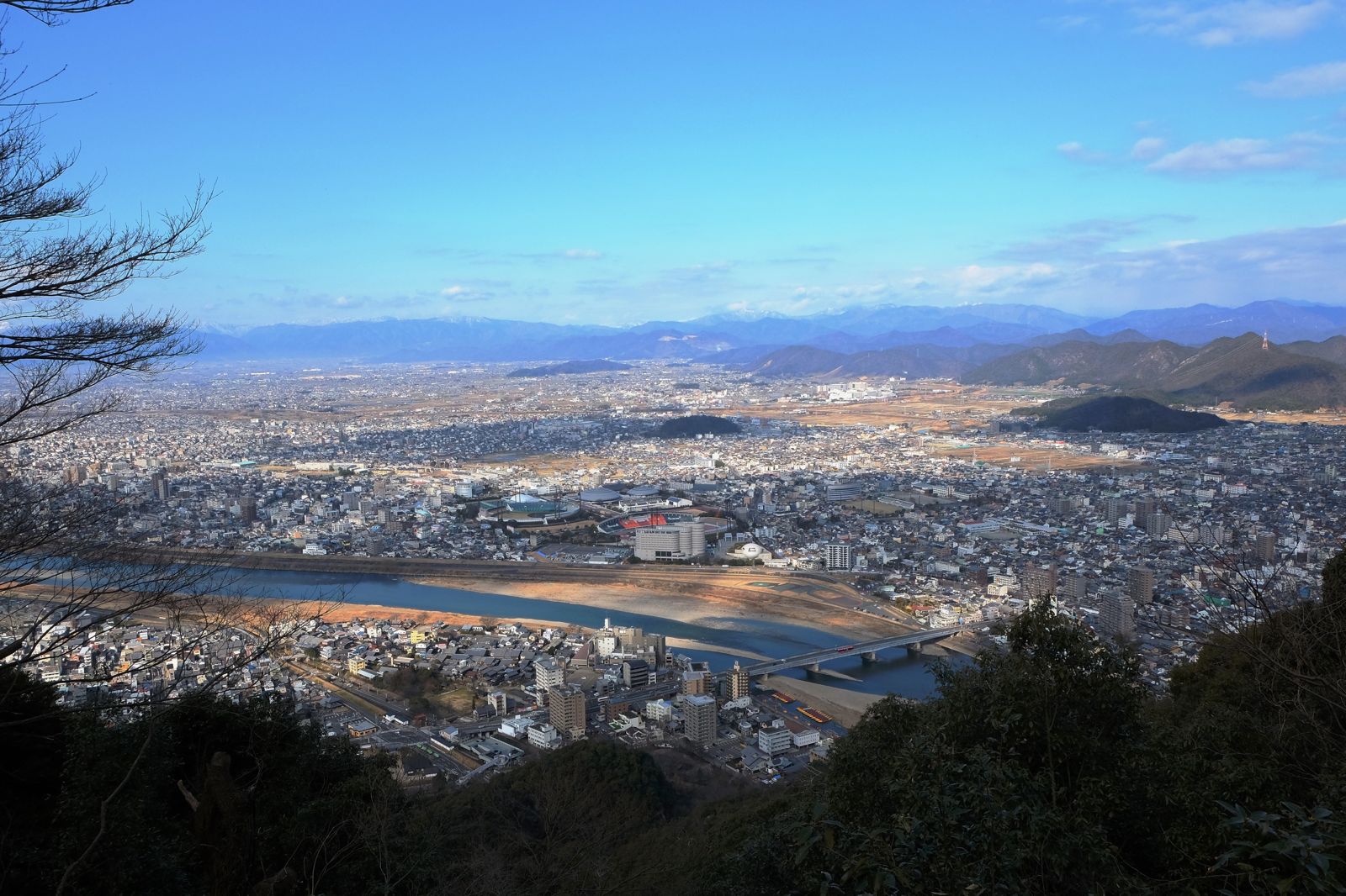 日本首個「酷暑日」來了!岐阜、愛知飆破40度 東北至九州今晚防強降雨