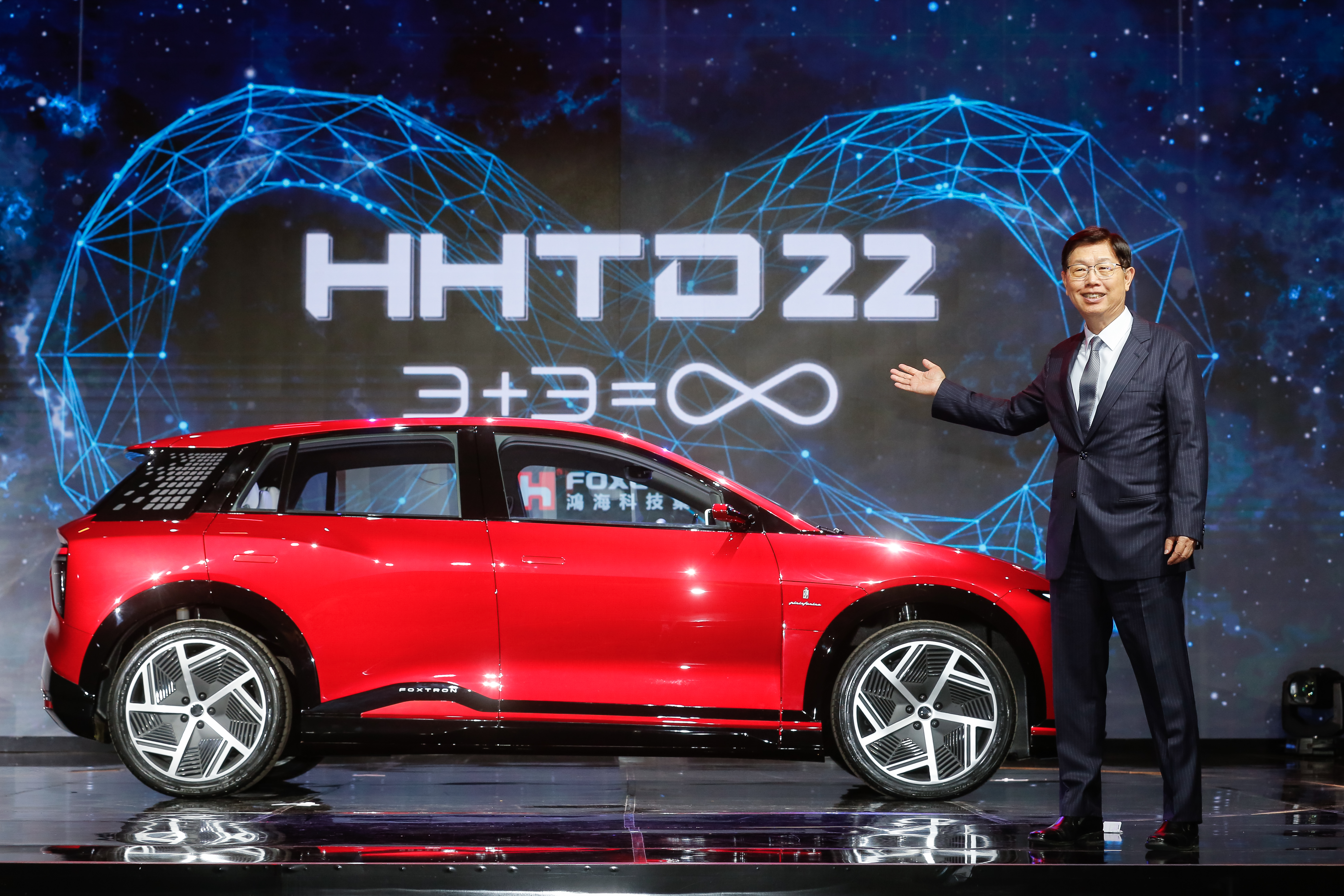 鴻華秉持劉揚偉（圖）的六字訣，打動急需電動車即戰力的三菱，加上裕隆的製造助攻下，終於贏得海外首張傳統車廠訂單。（本刊資料照）