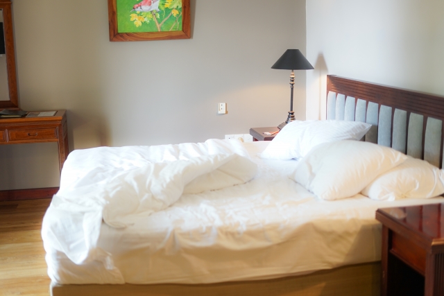 女網友爆料在前未婚夫房間看到他弟媳的私人物品，直覺兩人有鬼，果斷悔婚分手。（示意圖，pixabay）