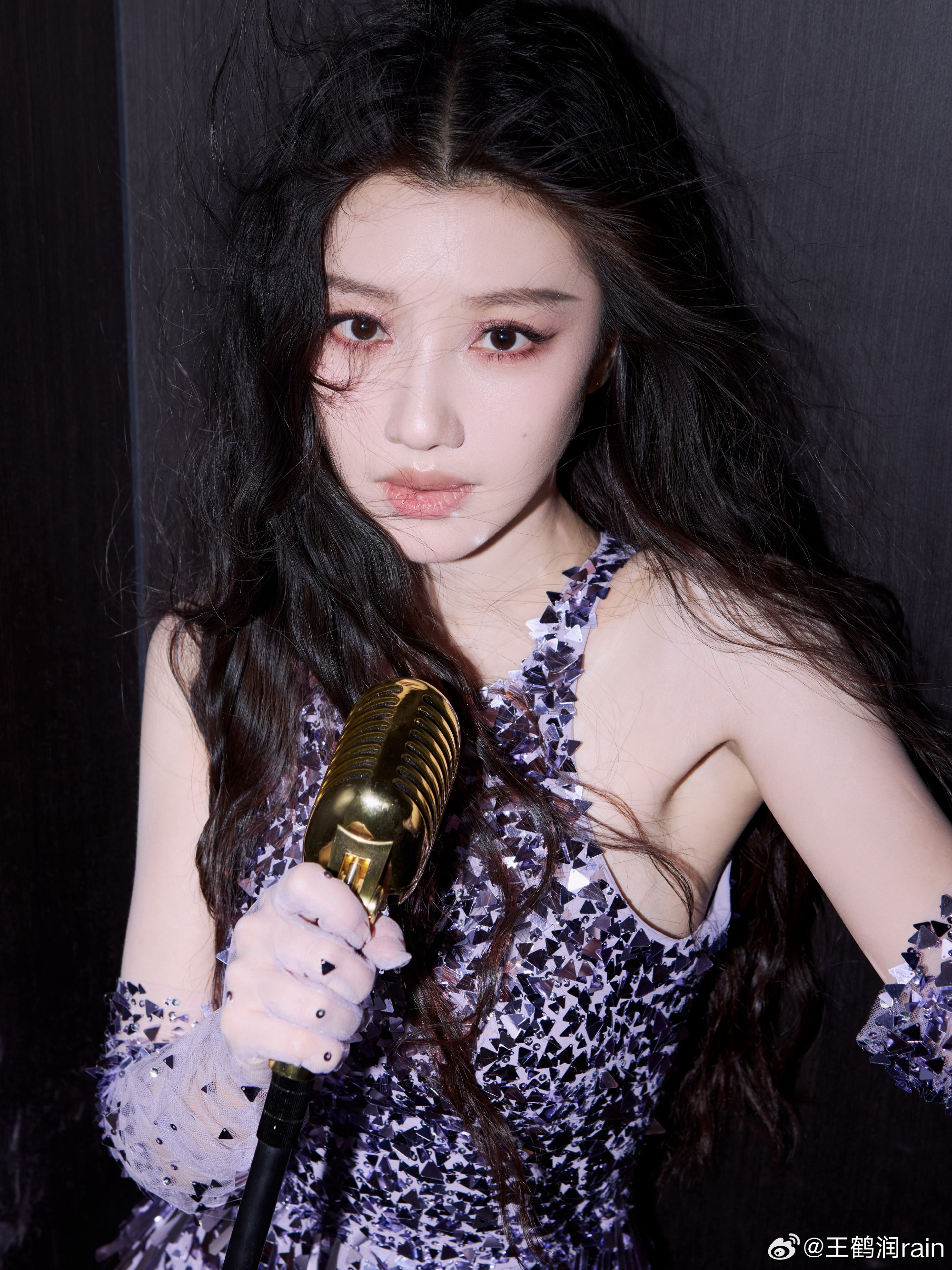 王鶴潤意外用本人帳號批評好友王玉雯,引起外界負面觀感。(翻攝自王鶴潤微博)