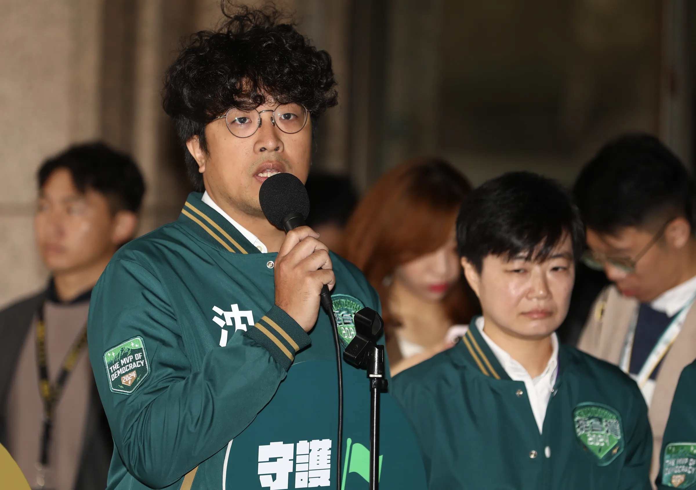 在過去一週，沈伯洋聲量比前一週暴增17倍，也超越賴清德總統，成為民進黨網路聲量最高的政治人物。