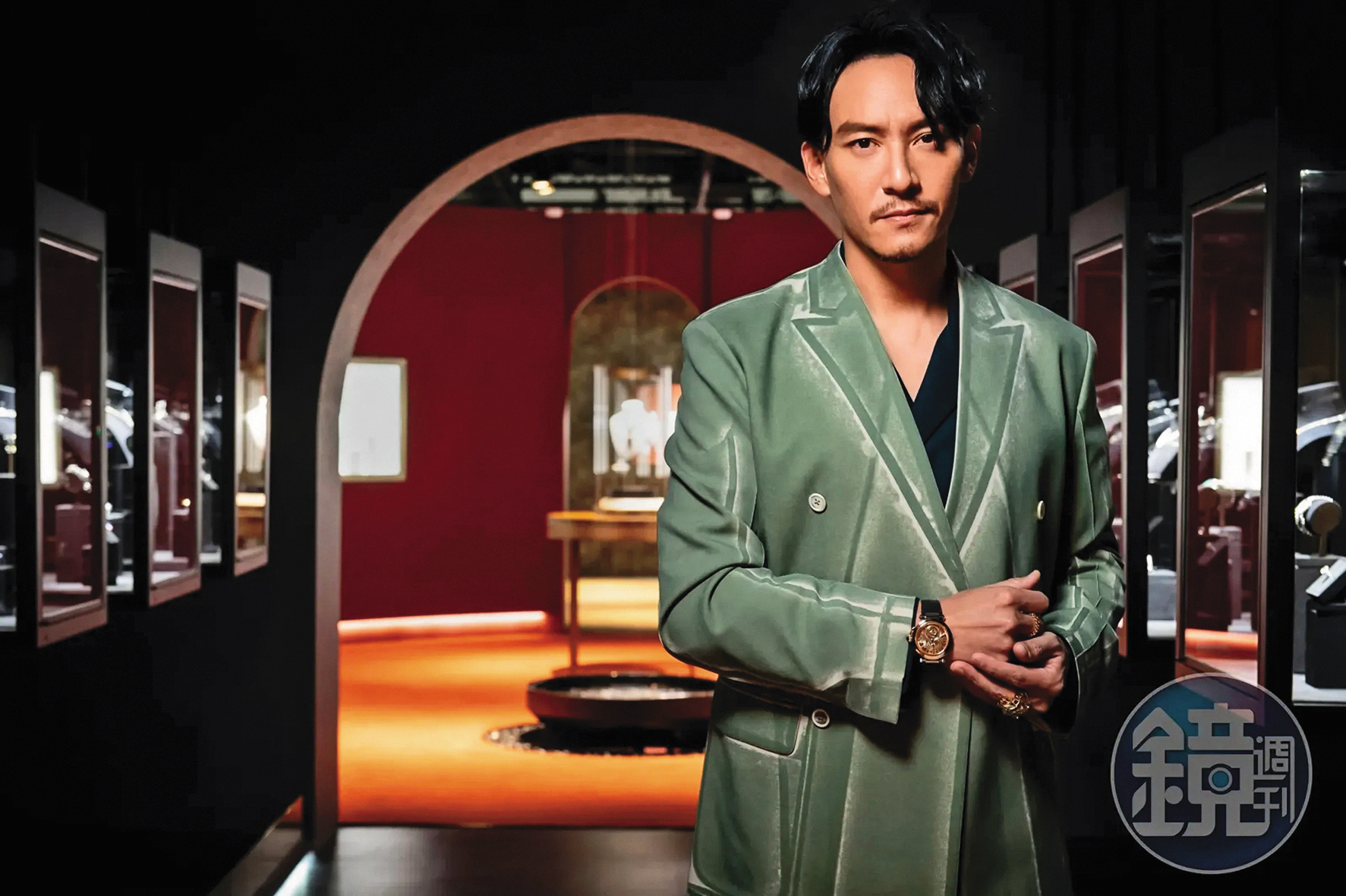 張震常在小孩學校當交通維護義工。（本刊資料照）