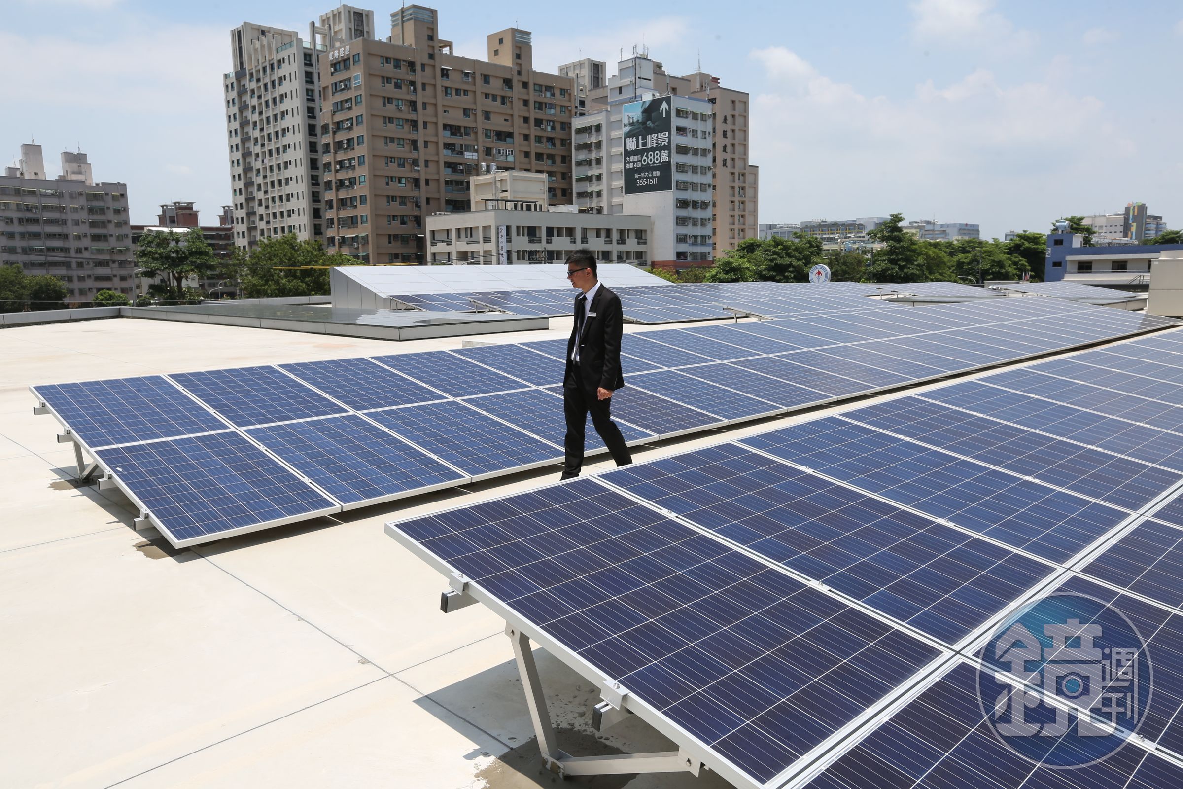 針對太陽能光電建置進度落後的問題,能源署積極找尋解方,透過跨部會合作期能加速發展進程。