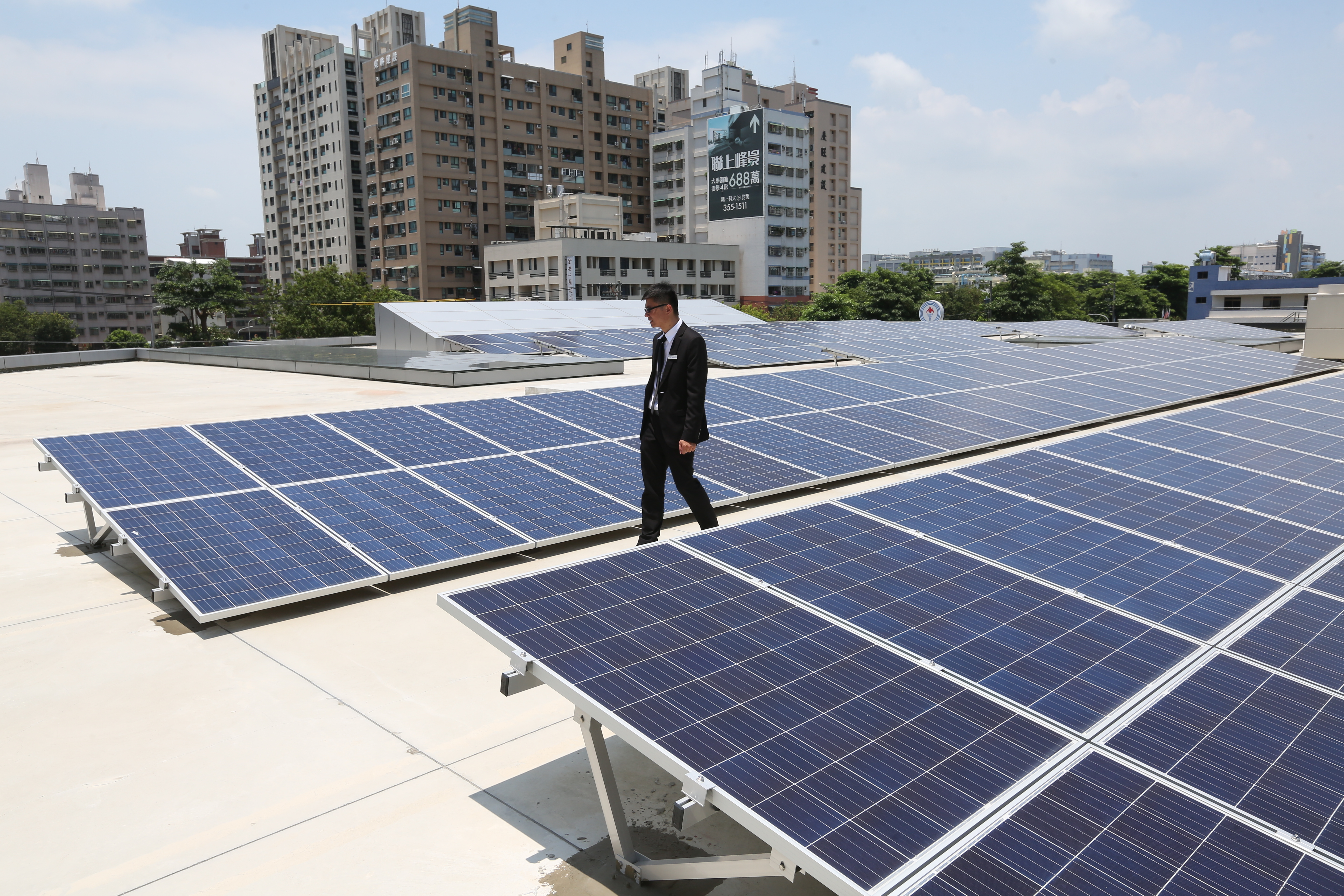 針對太陽能光電建置進度落後的問題，能源署積極找尋解方，透過跨部會合作期能加速發展進程。