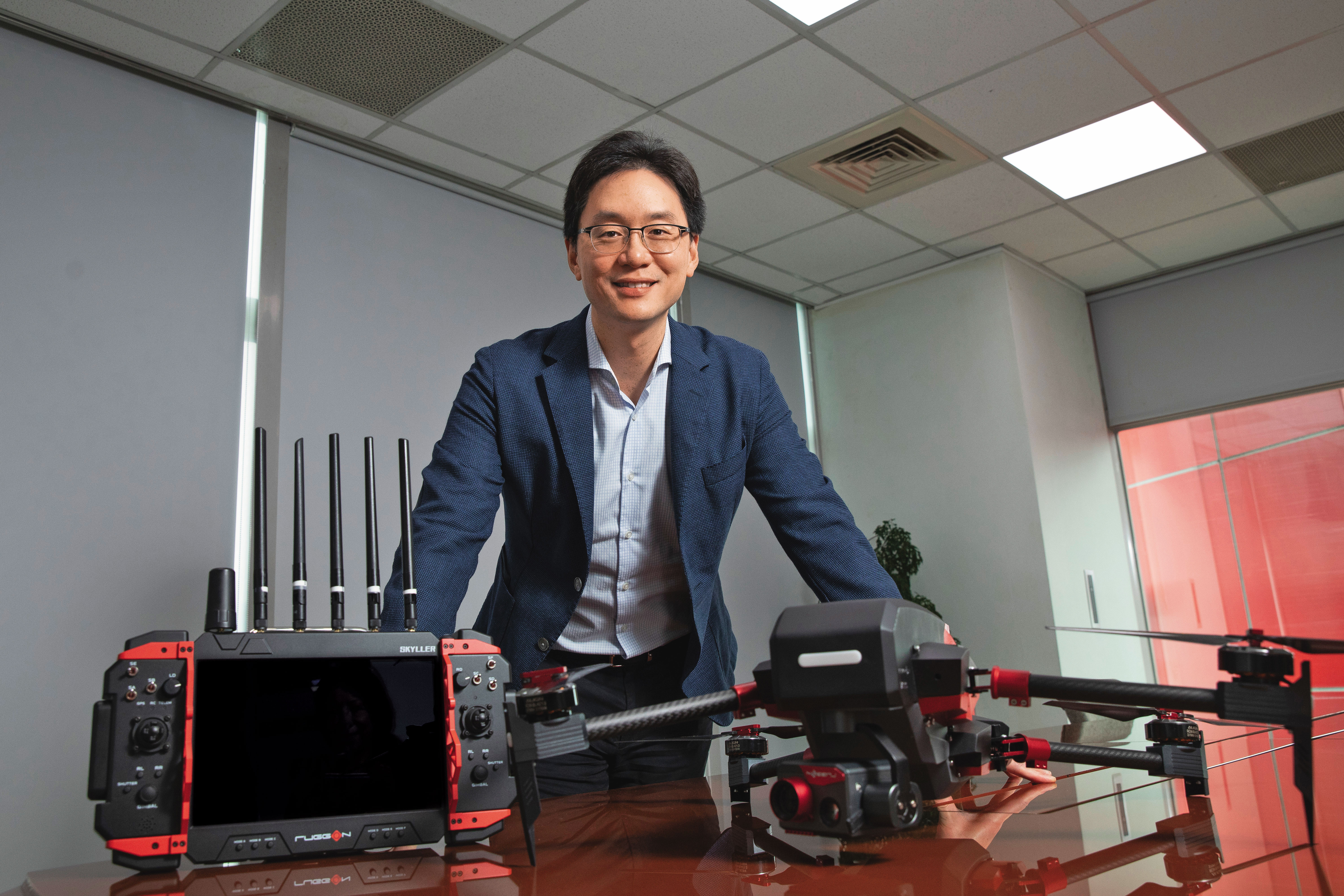 攸泰董事長簡民智說，因為地緣政治，無人機需要中國以外的廠商，因此台灣廠商有很大的機會。