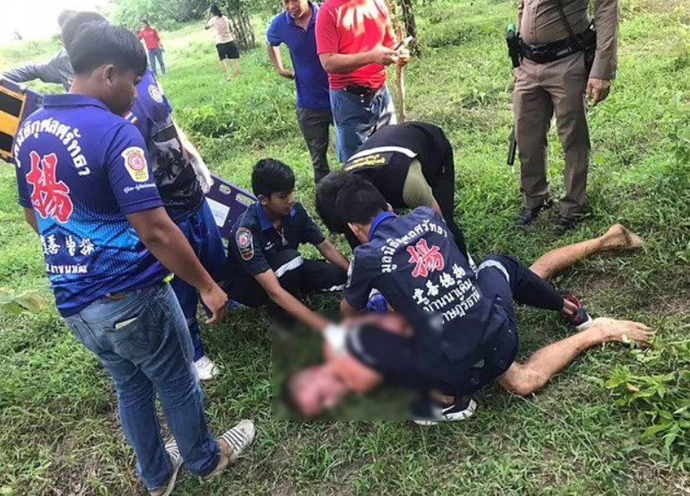 俄男要性侵母牛，反遭牠攻擊下體撞爆！警「疑吸大麻嗨了」。（翻自X平台）