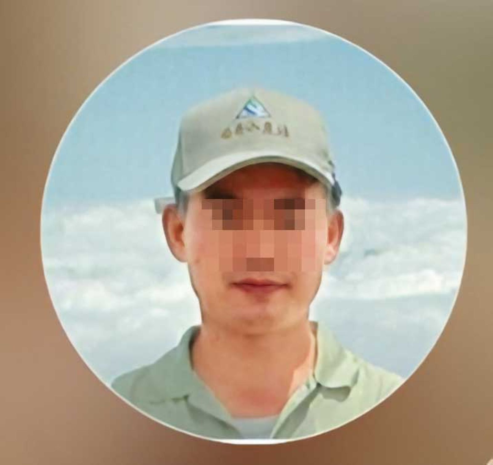 保七總隊黃姓小隊長遭控於上班時間跟監下屬妻子,被當事人提告。(翻攝臉書)
