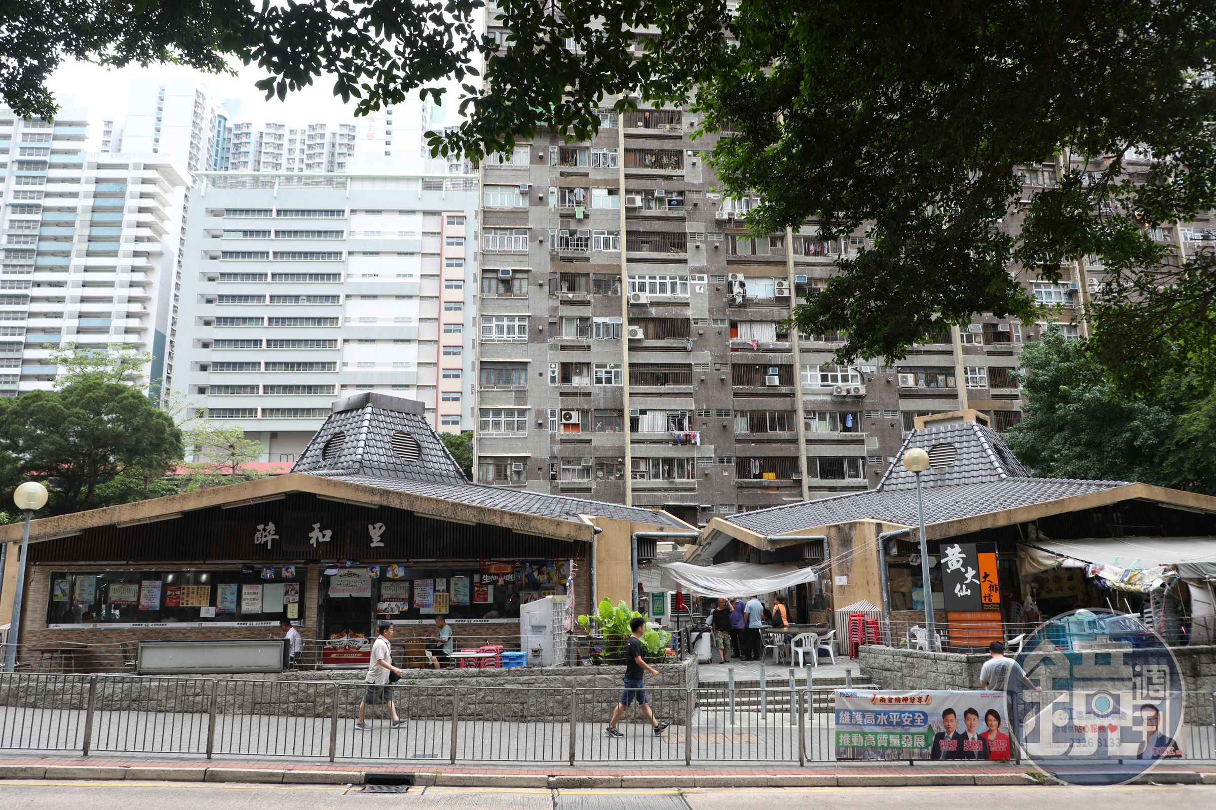 座落黃大仙地鐵站旁的「醉和里」，是一間24小時全年無休，不論何時都能供應熱炒、點心與人情味的暖心食堂。