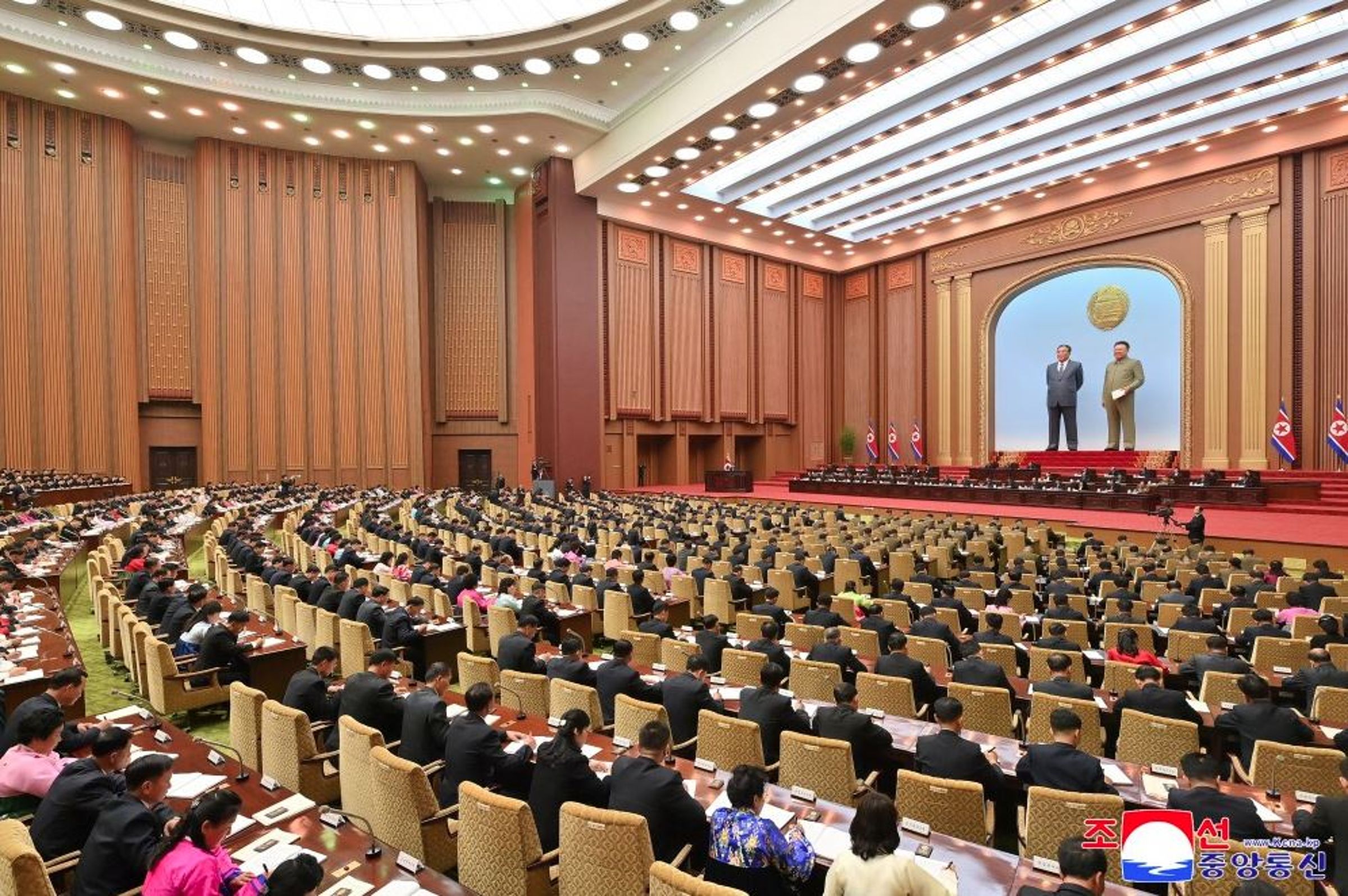 北韓第15屆最高人民會議於23日舉行。（翻攝自朝中社）