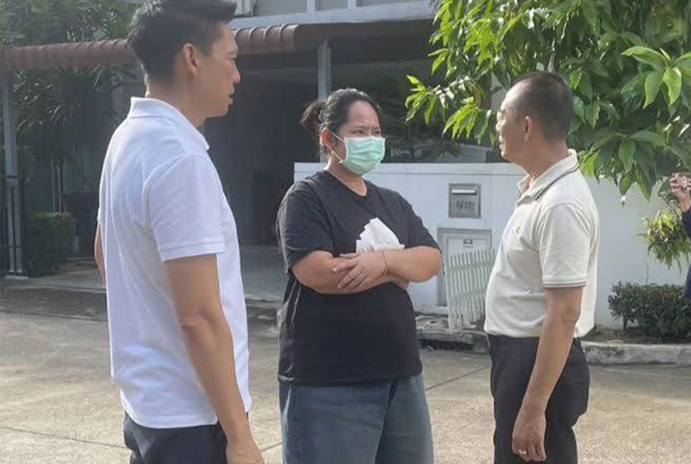Golf姐涉嫌色誘多名高僧發生性關係,本人跟照片有落差。(翻攝自曼谷郵報)