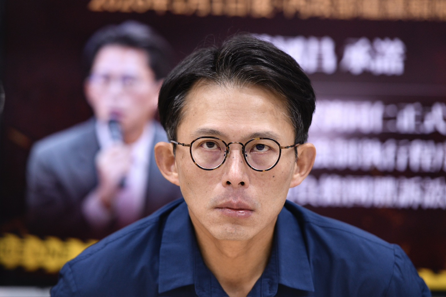 黃國昌昨搭機赴美,他強調將親自率團前往美國首府華盛頓,並會聚焦在國防軍購跟高關稅議題。(鏡報李智為攝)