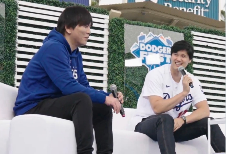 大谷翔平日前宣布加入道奇時，笑答與水原一平的關係。（翻攝自X @Dodgers）