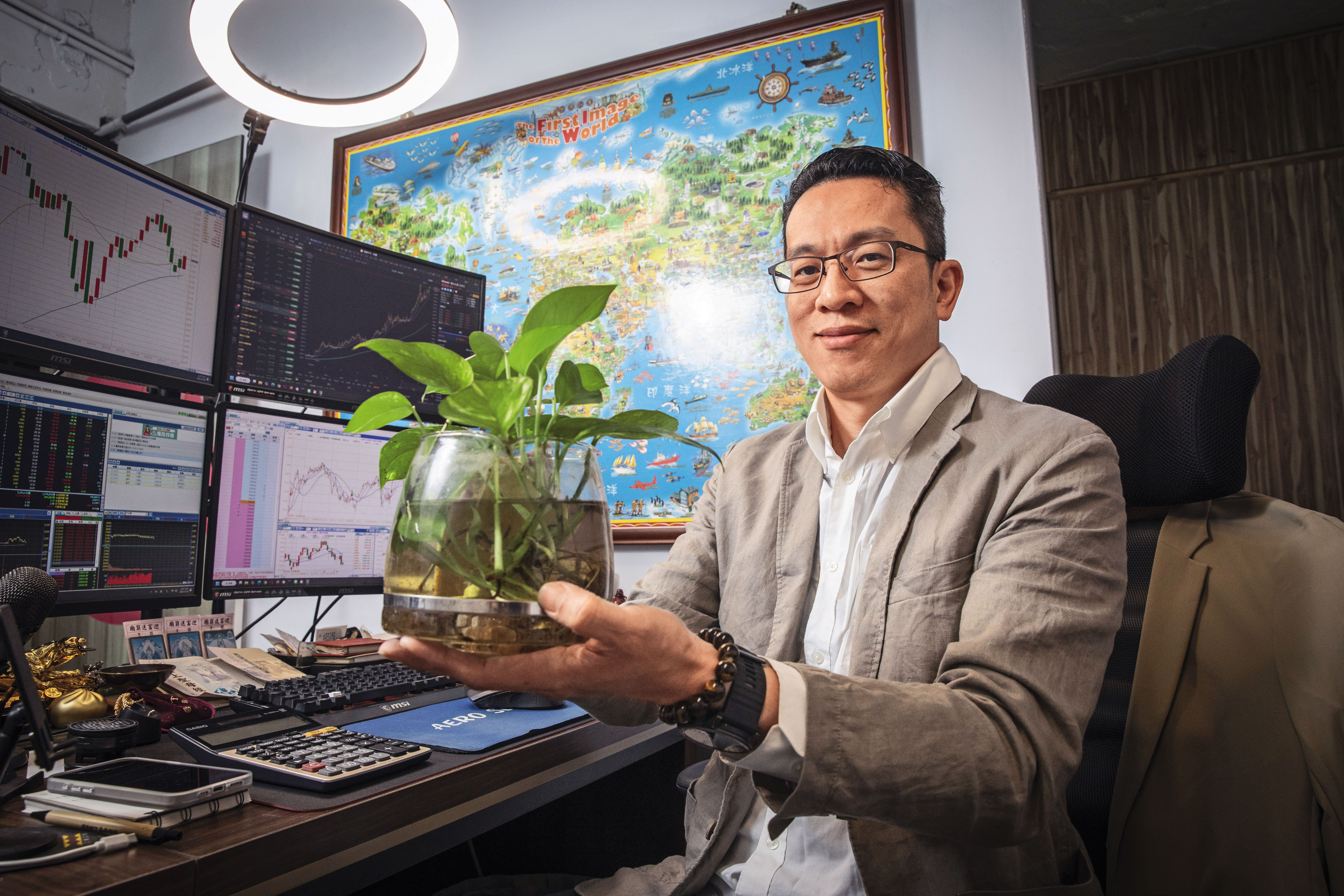 張琨琳強調,養植物的氣場很重要,如同投資放對市場,就能慢慢變富。