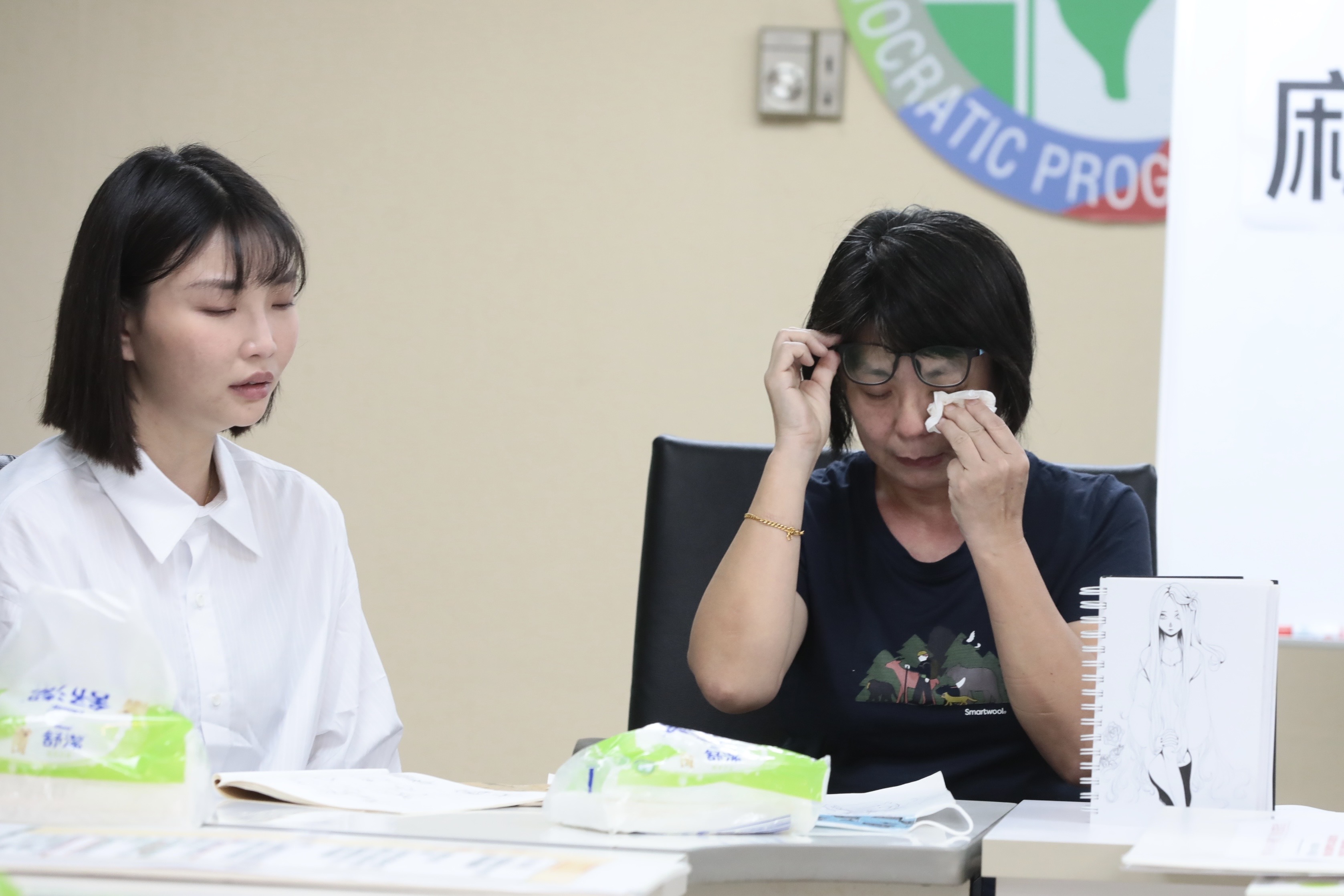 有名密室逃脫員工扮成吊死鬼糟繩子勒昏最終身亡，家屬相當不捨。（鏡報林煒凱）