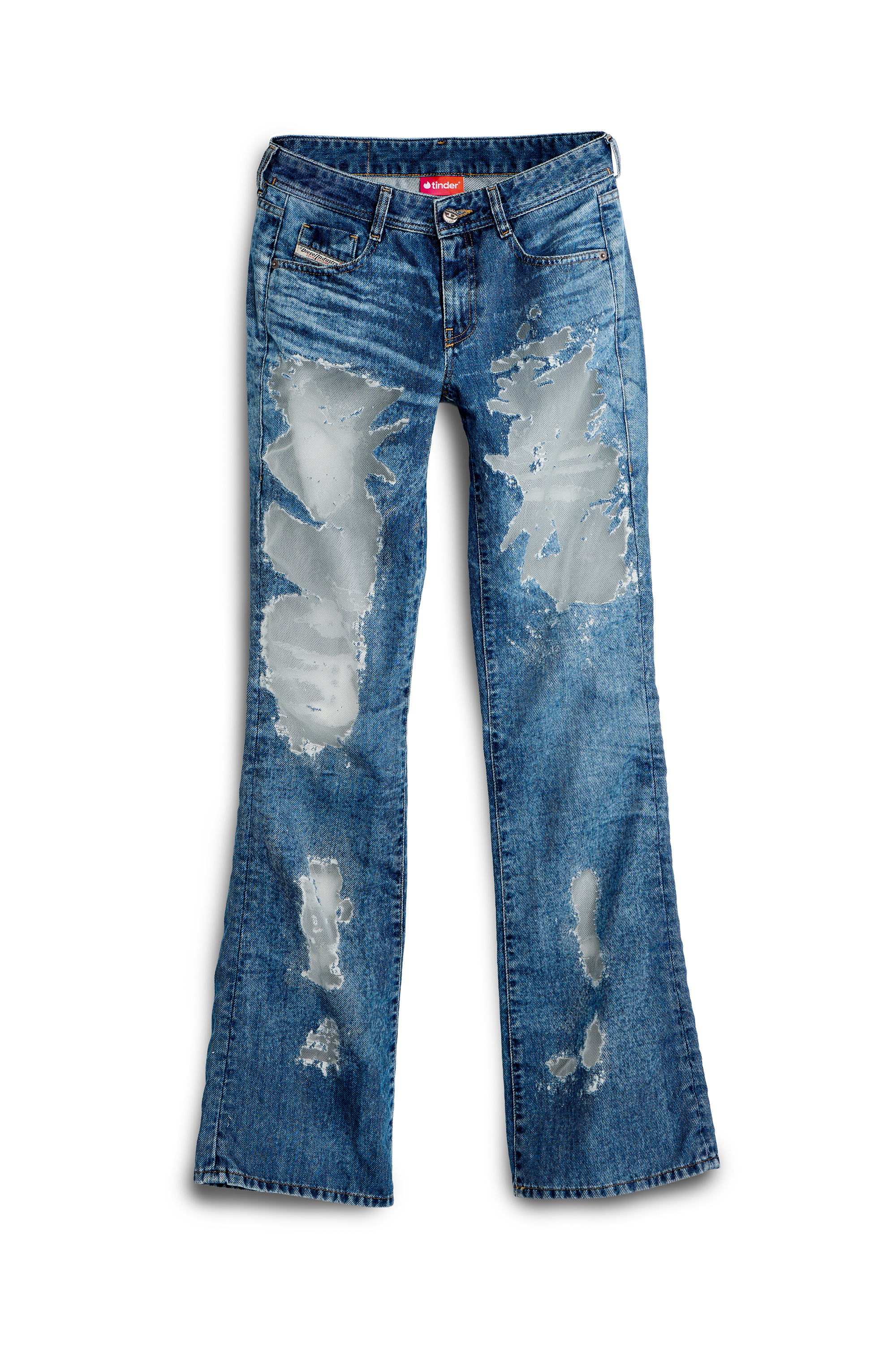DIESEL x Tinder 1969 D-EBBEY透膚丹寧長褲。NT$24,580（美之心提供）